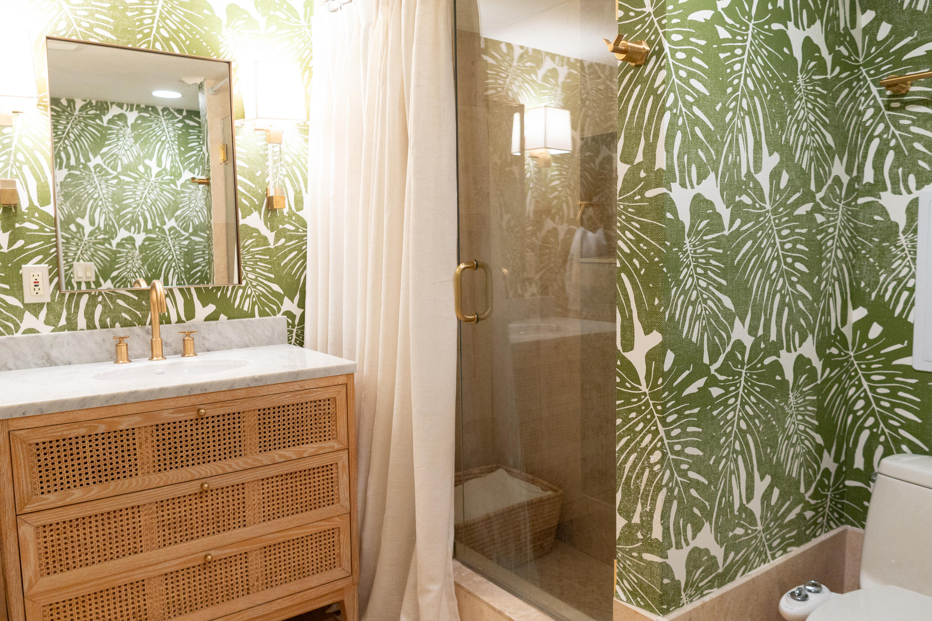 MAYFAIR HOUSE CONDO - Residential