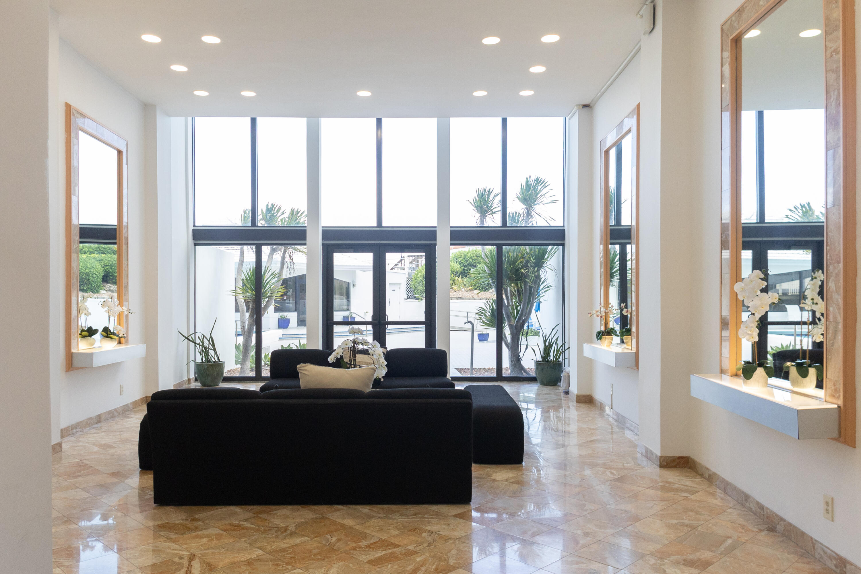 MAYFAIR HOUSE CONDO - Residential