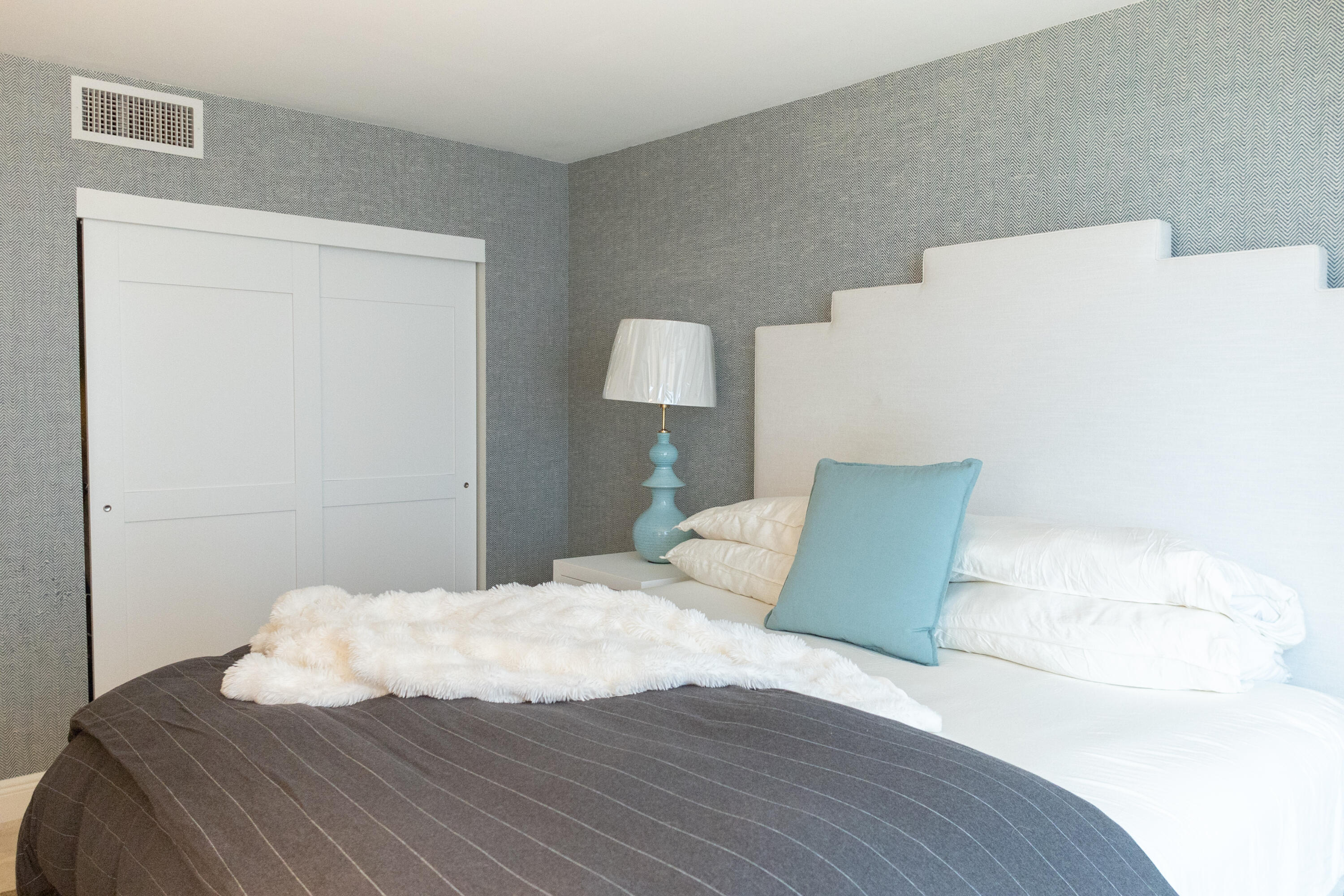 MAYFAIR HOUSE CONDO - Residential
