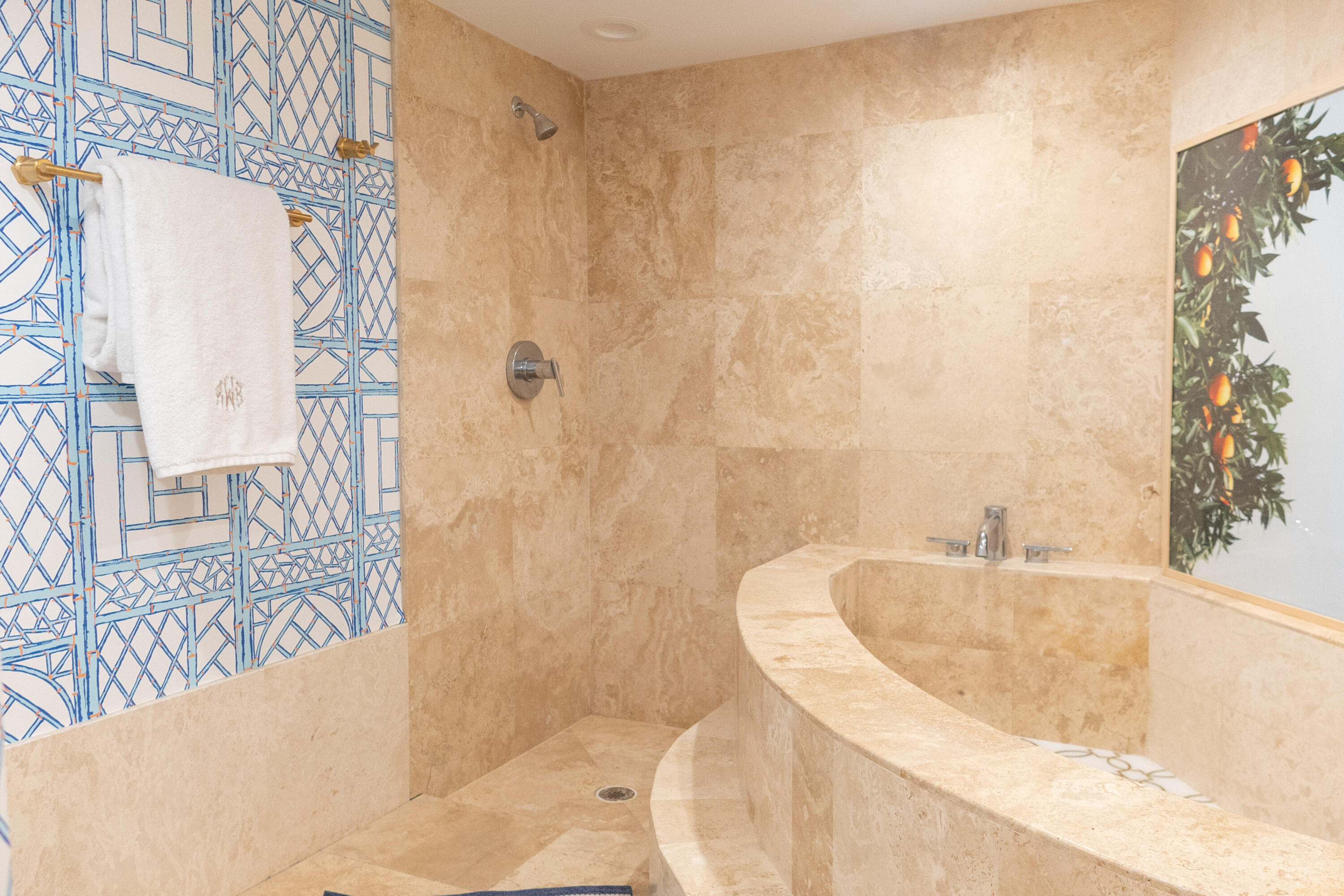 MAYFAIR HOUSE CONDO - Residential