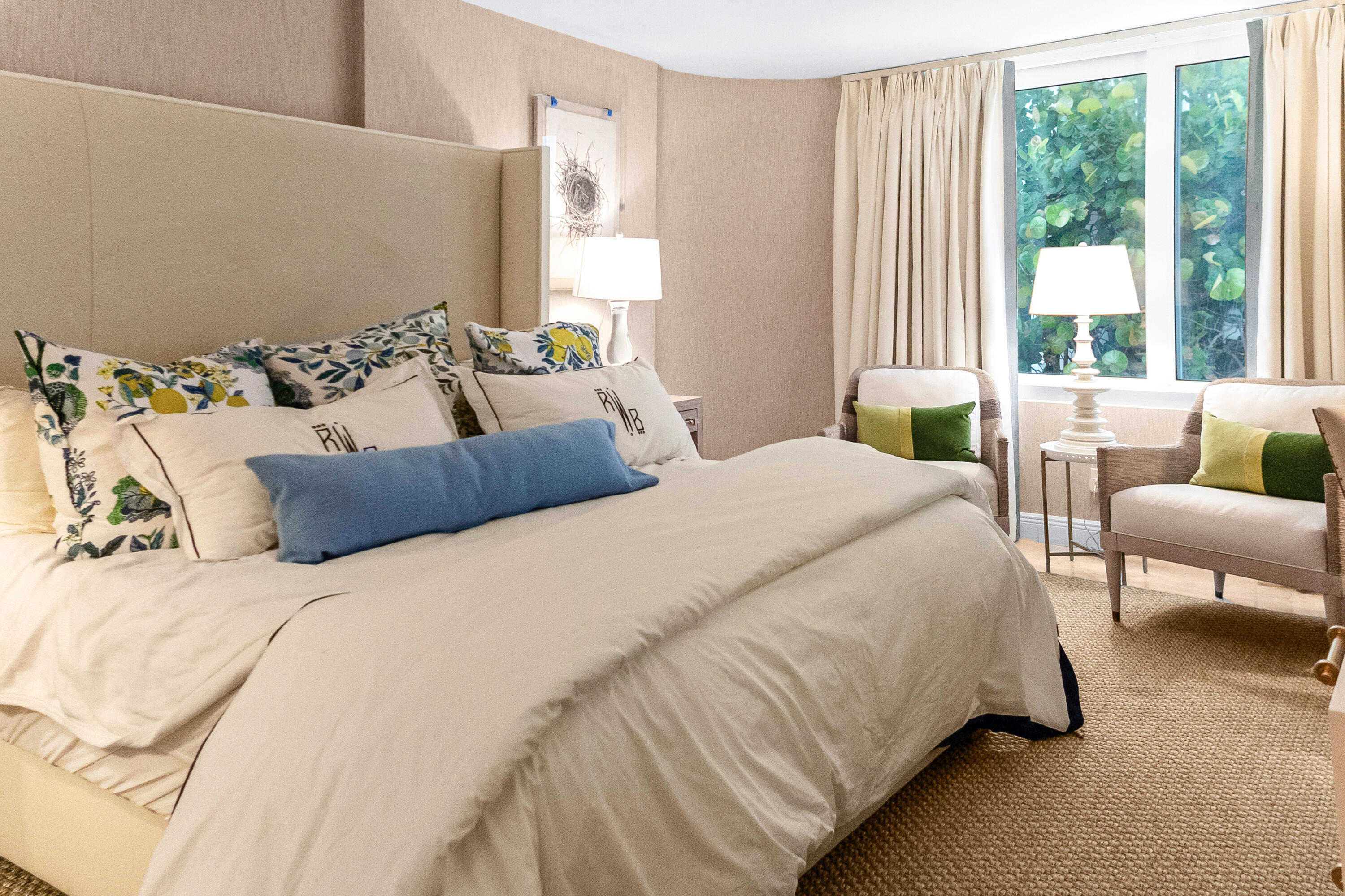 MAYFAIR HOUSE CONDO - Residential