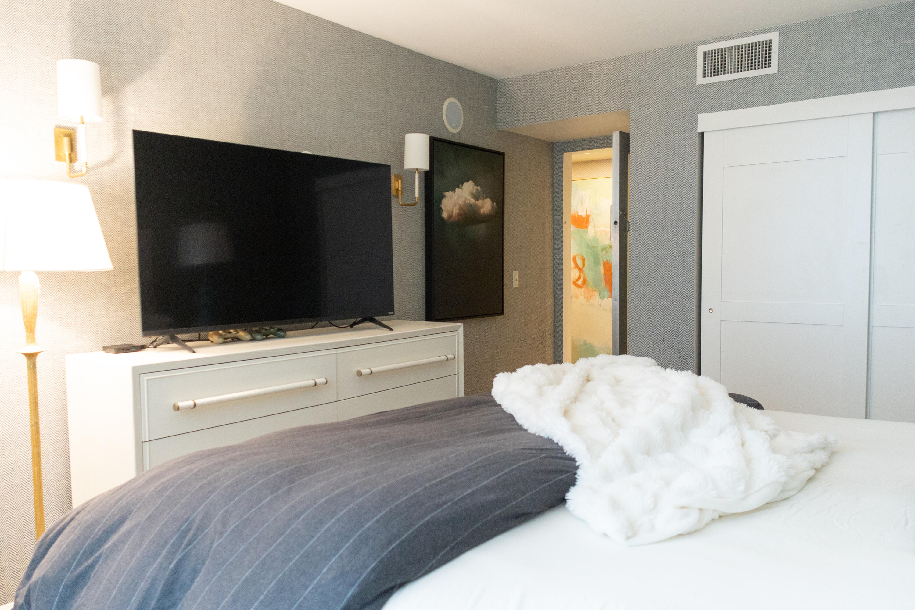 MAYFAIR HOUSE CONDO - Residential