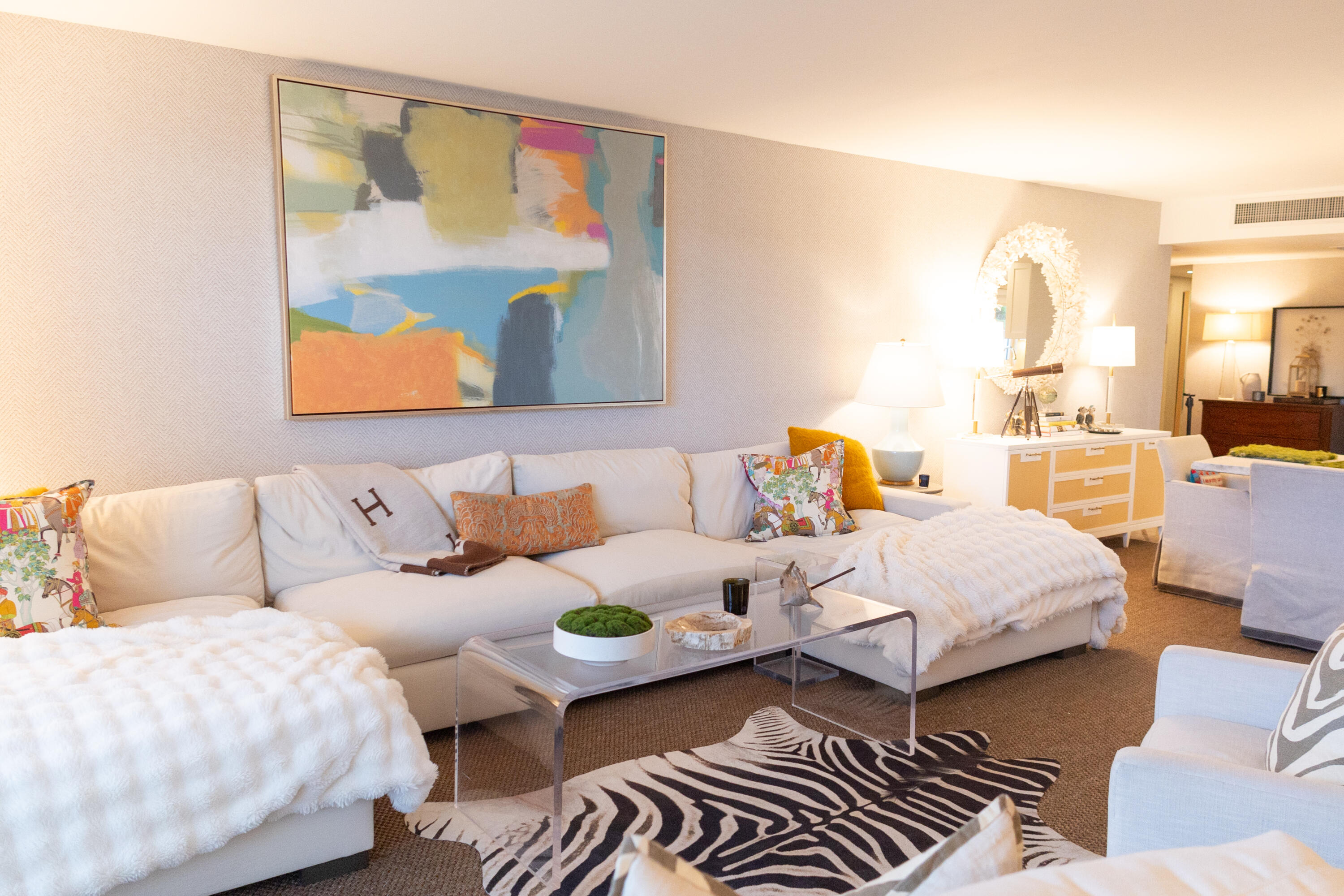 MAYFAIR HOUSE CONDO - Residential