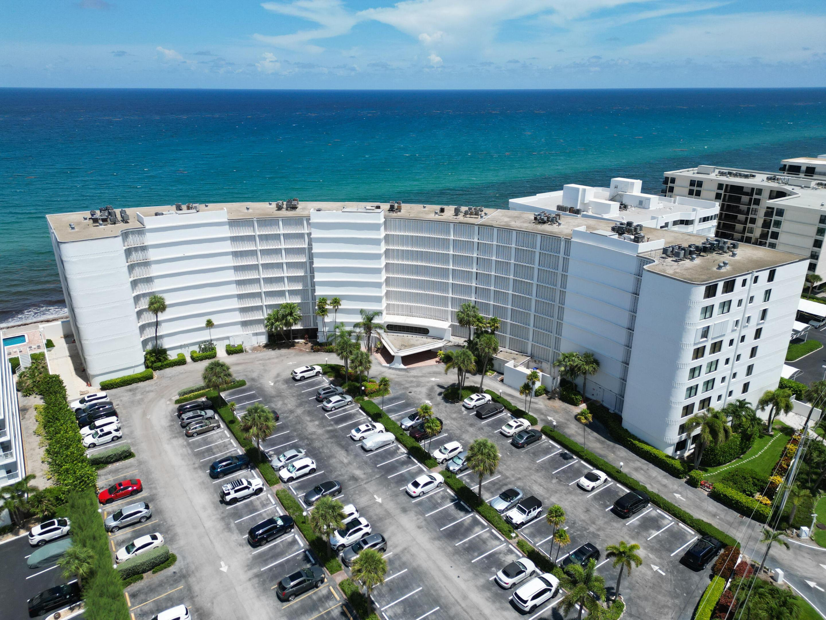 MAYFAIR HOUSE CONDO - Residential