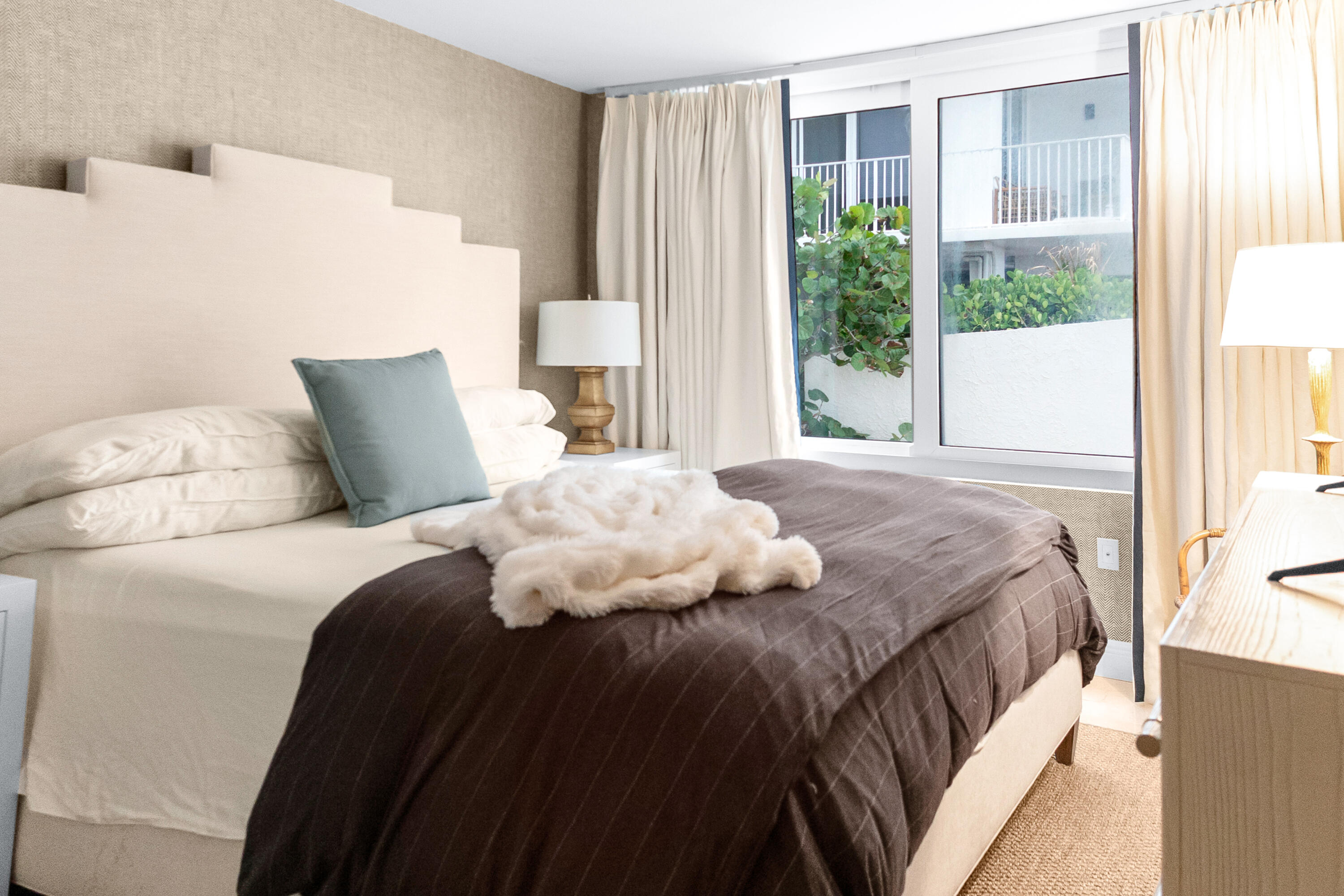 MAYFAIR HOUSE CONDO - Residential