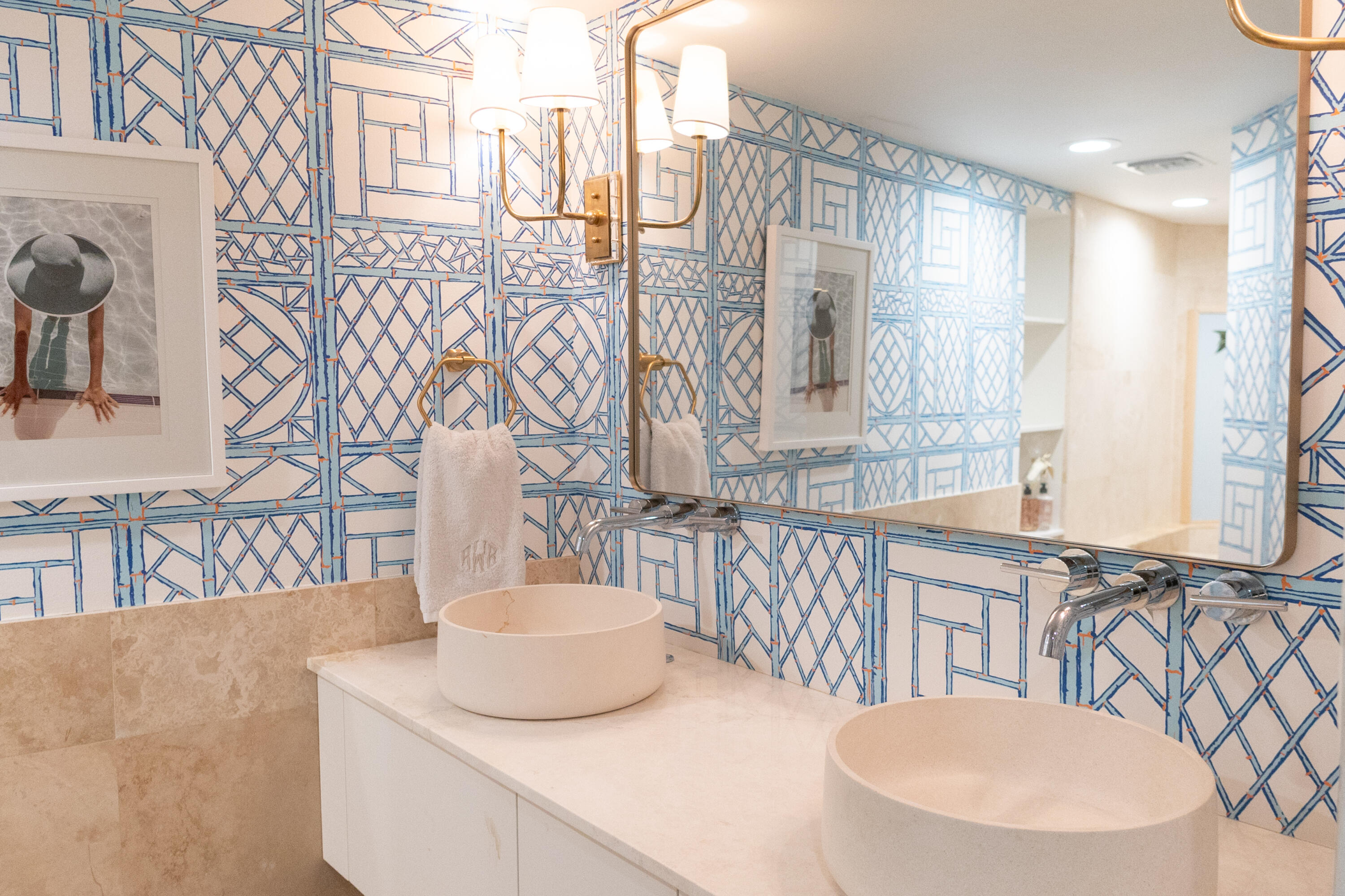 MAYFAIR HOUSE CONDO - Residential