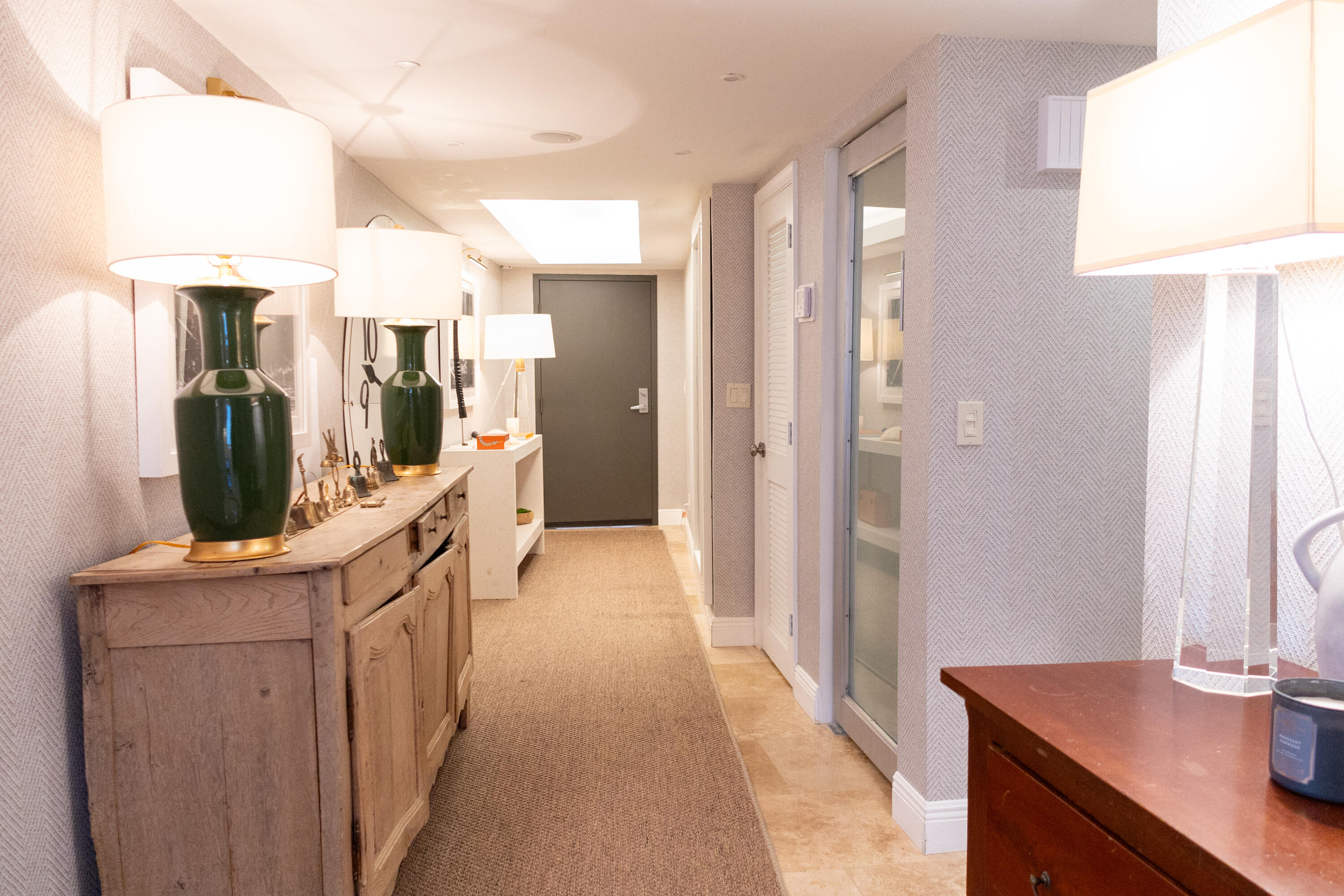 MAYFAIR HOUSE CONDO - Residential