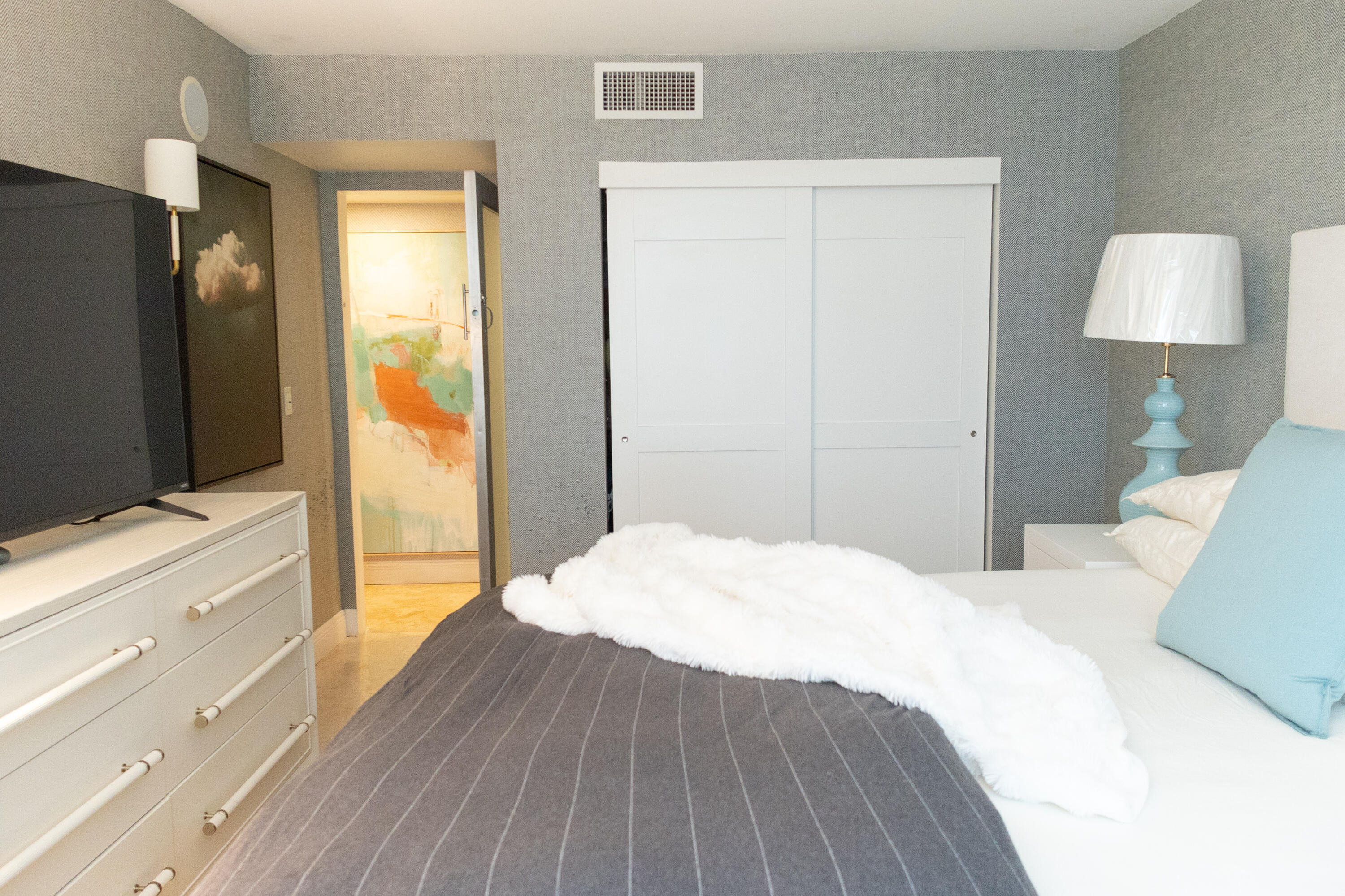 MAYFAIR HOUSE CONDO - Residential