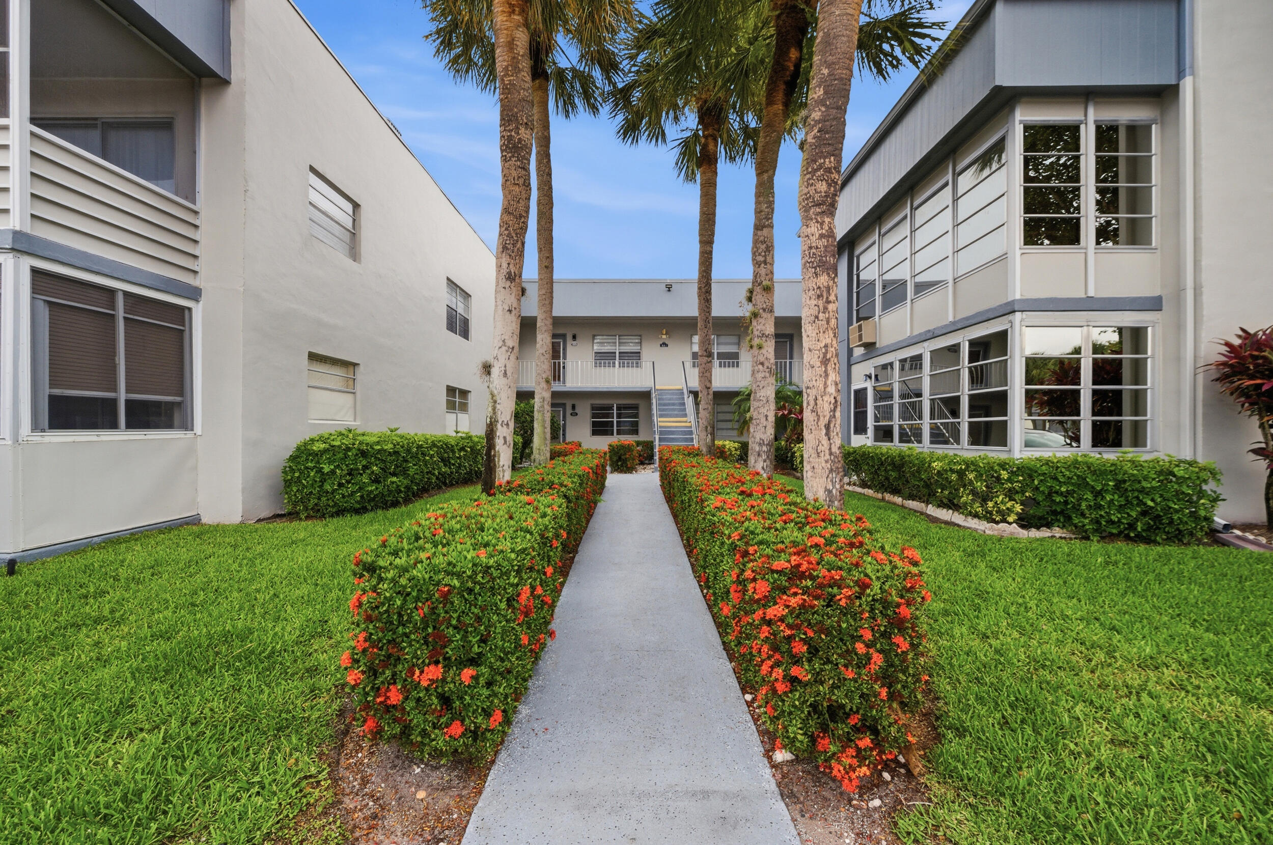 KINGS POINT - Residential