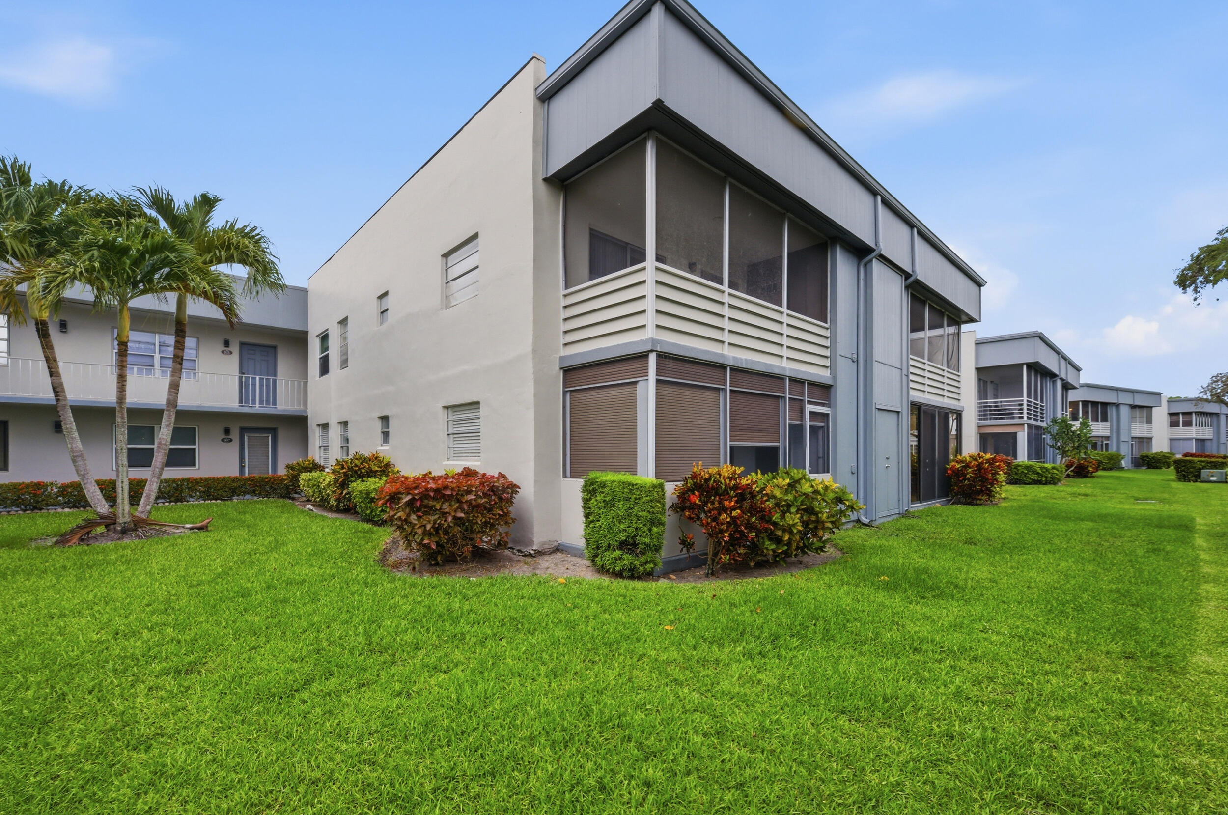 KINGS POINT - Residential