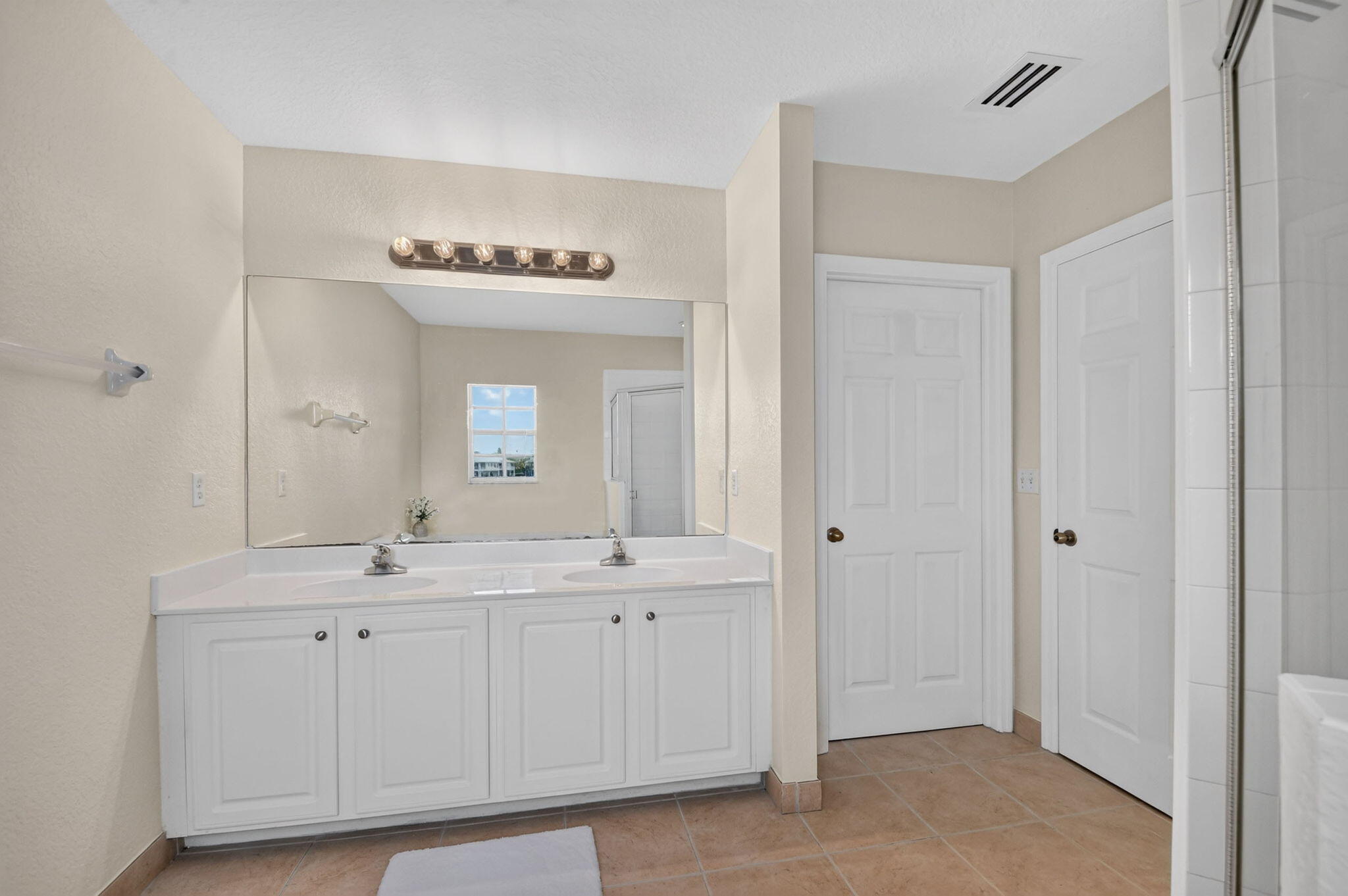 EMERALD LAKE TOWNHOMES - Residential