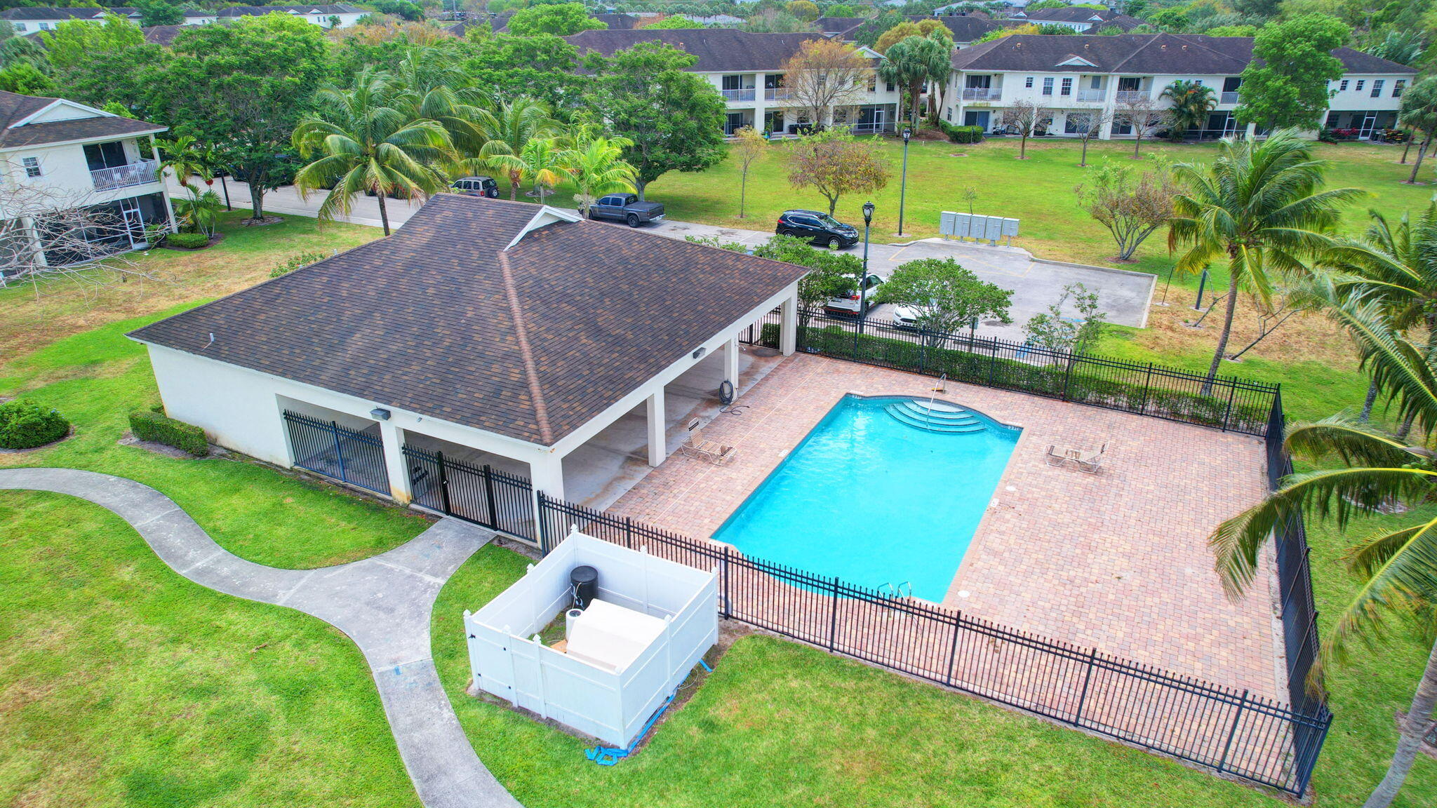 EMERALD LAKE TOWNHOMES - Residential