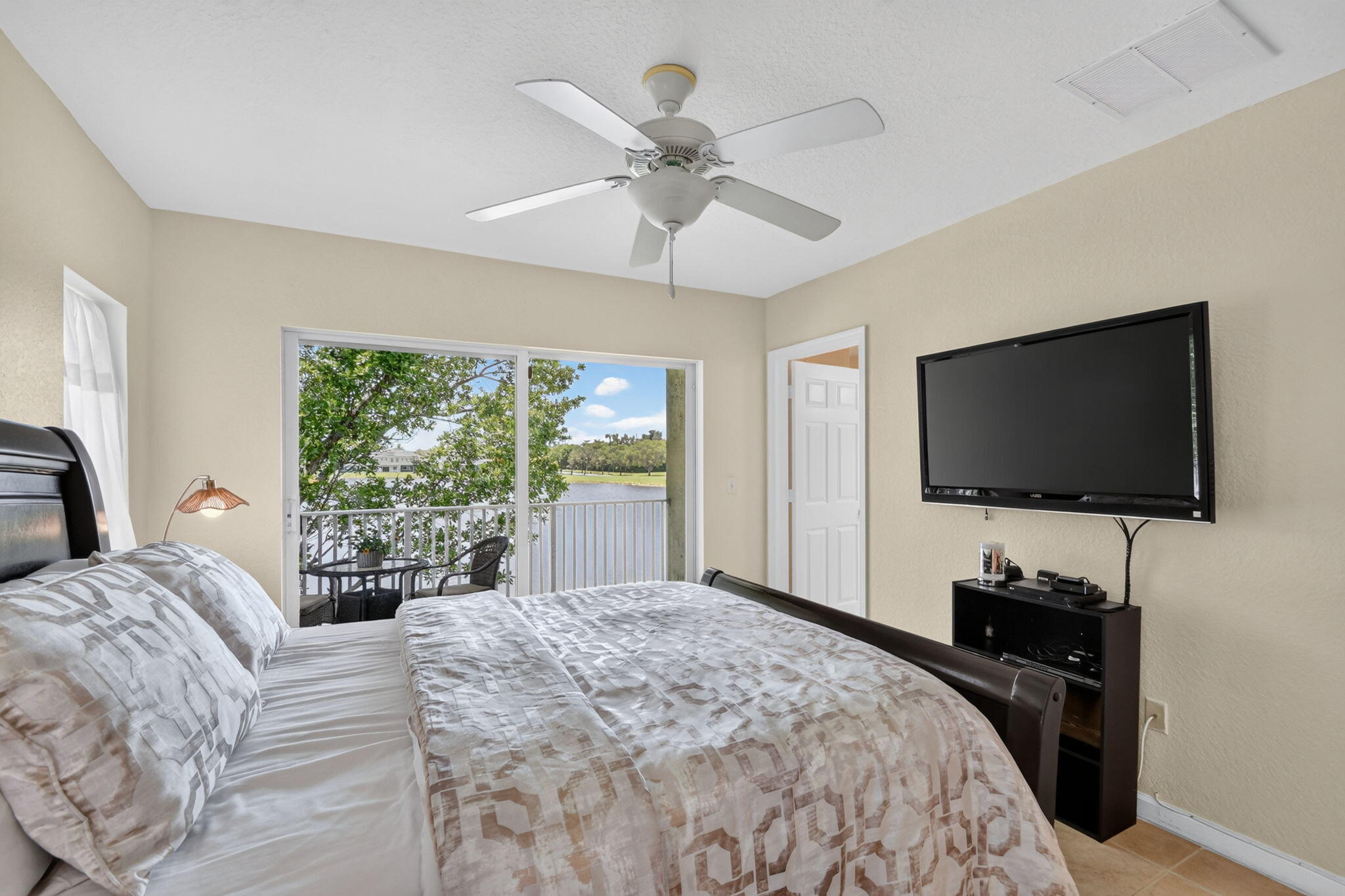 EMERALD LAKE TOWNHOMES - Residential