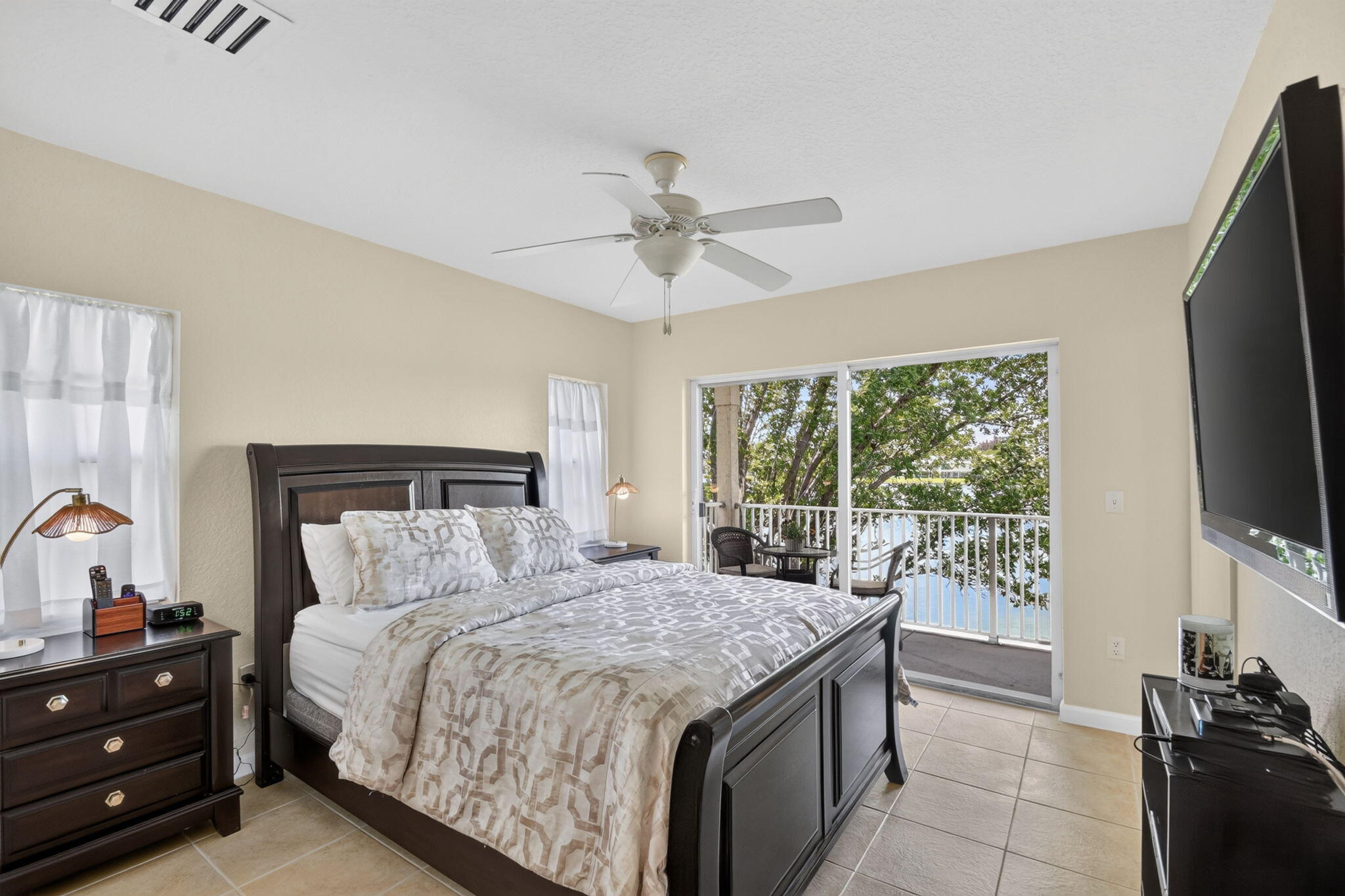 EMERALD LAKE TOWNHOMES - Residential