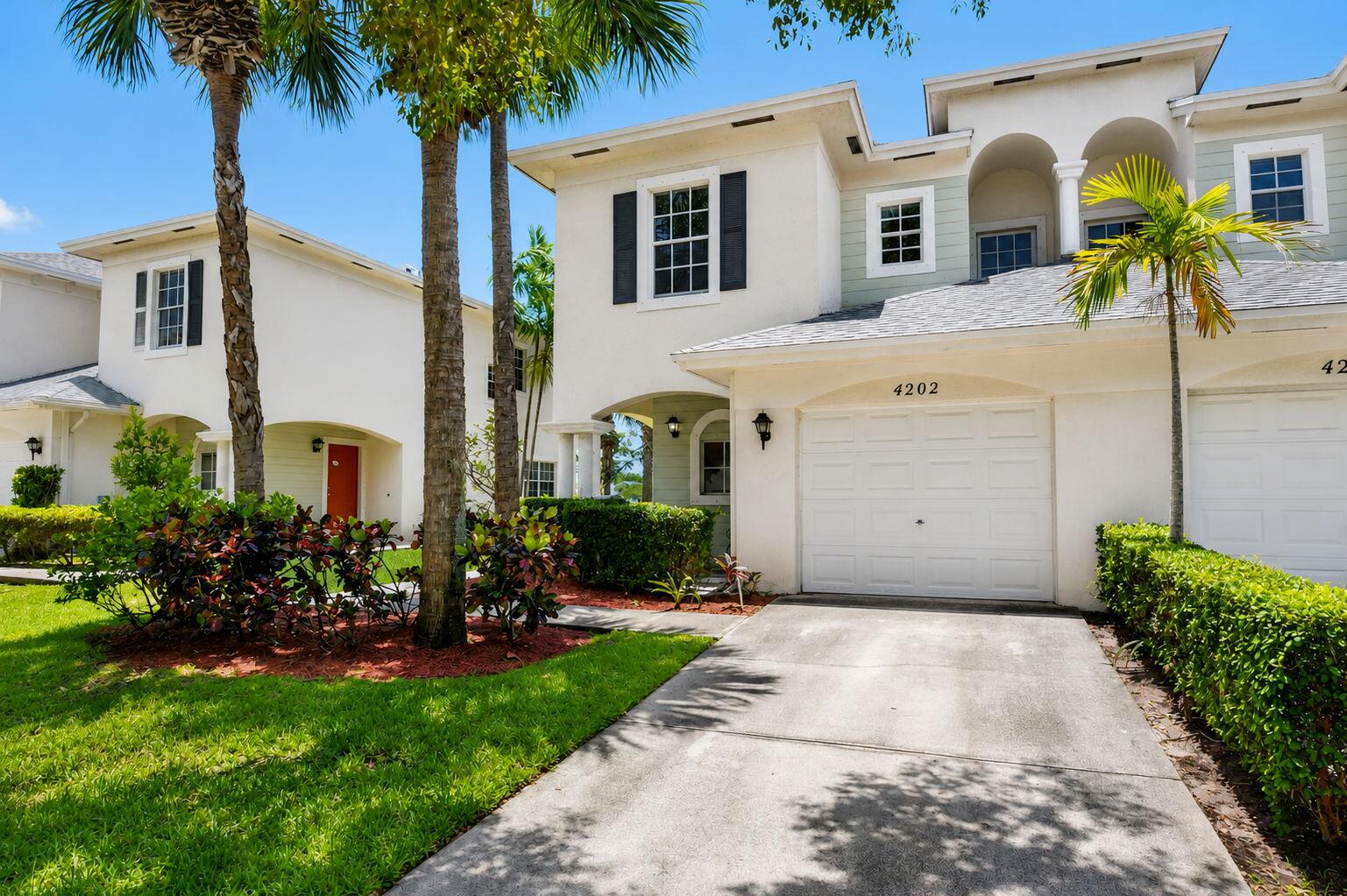 EMERALD LAKE TOWNHOMES - Residential