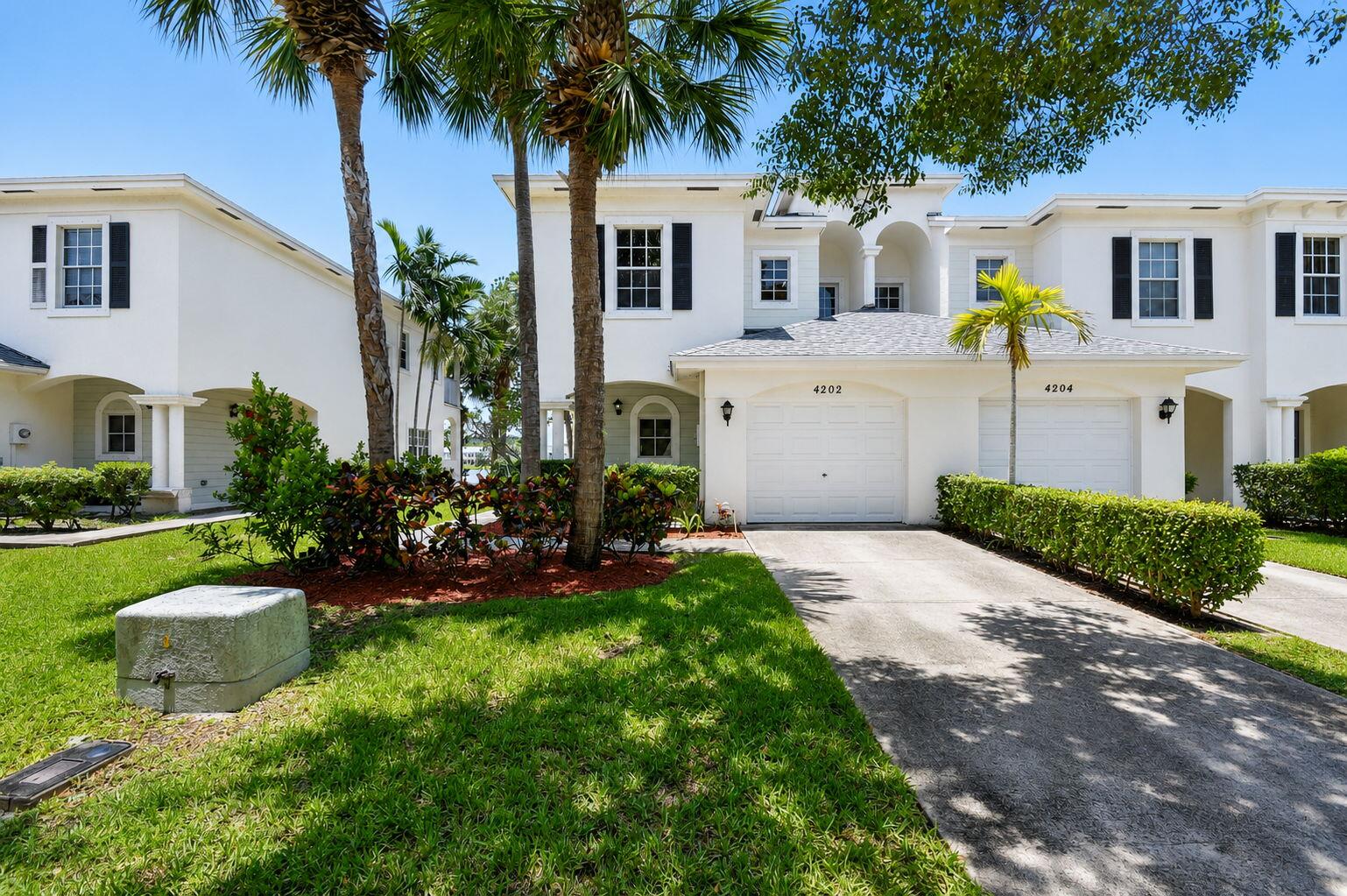 EMERALD LAKE TOWNHOMES - Residential