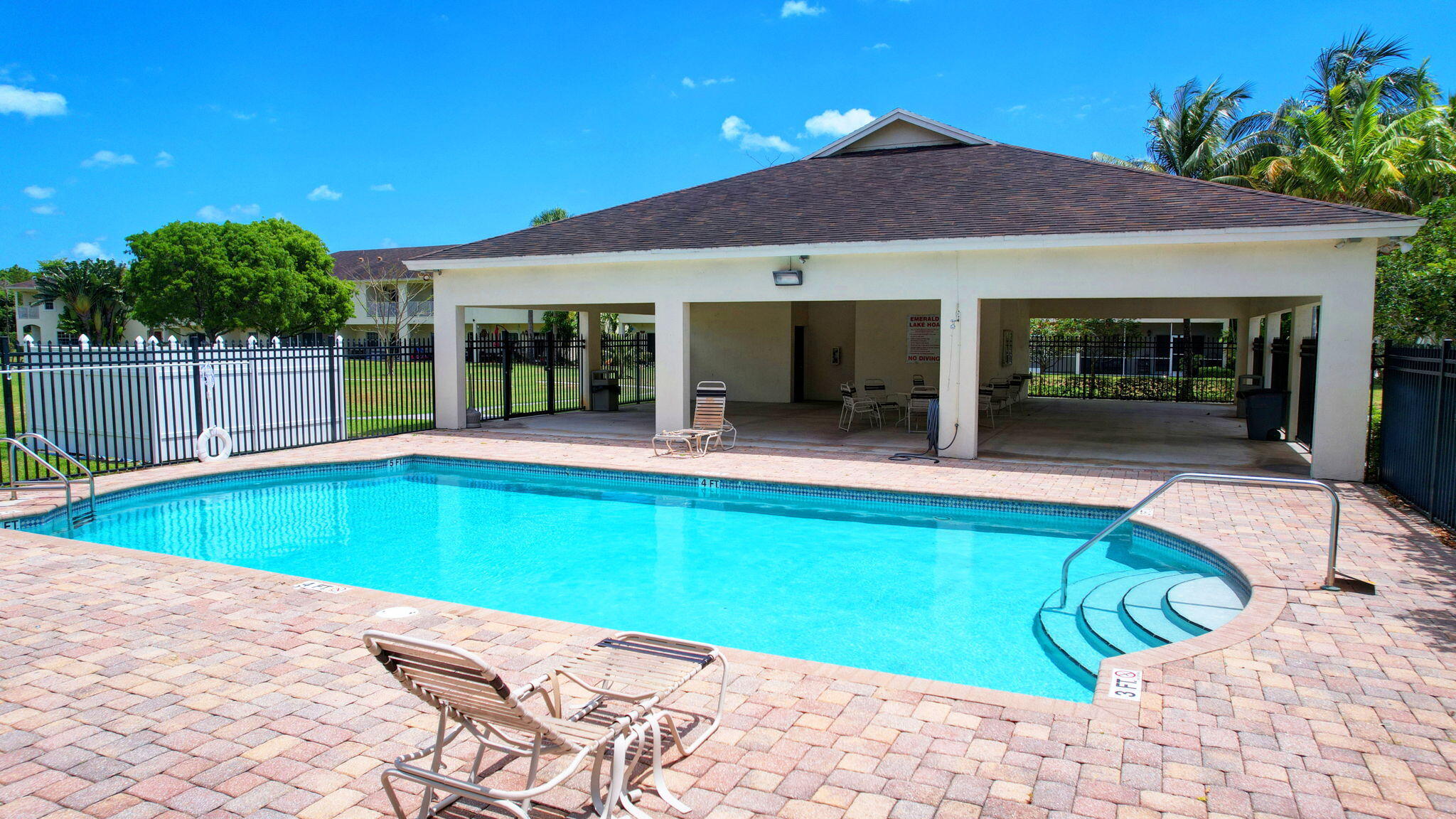 EMERALD LAKE TOWNHOMES - Residential