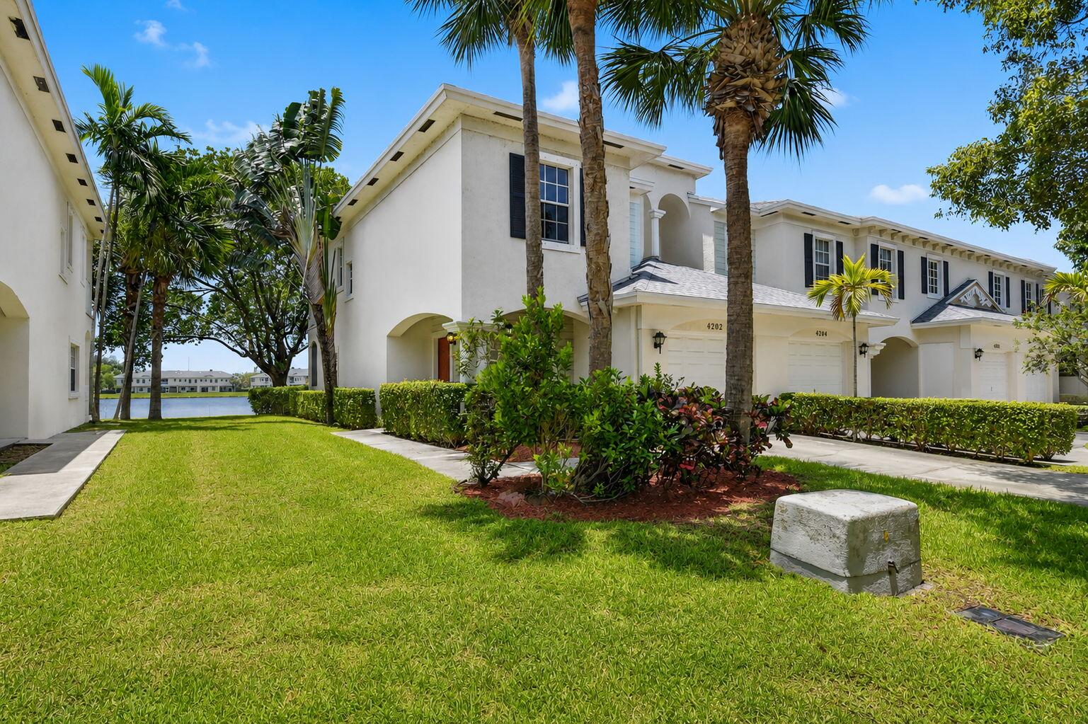 EMERALD LAKE TOWNHOMES - Residential