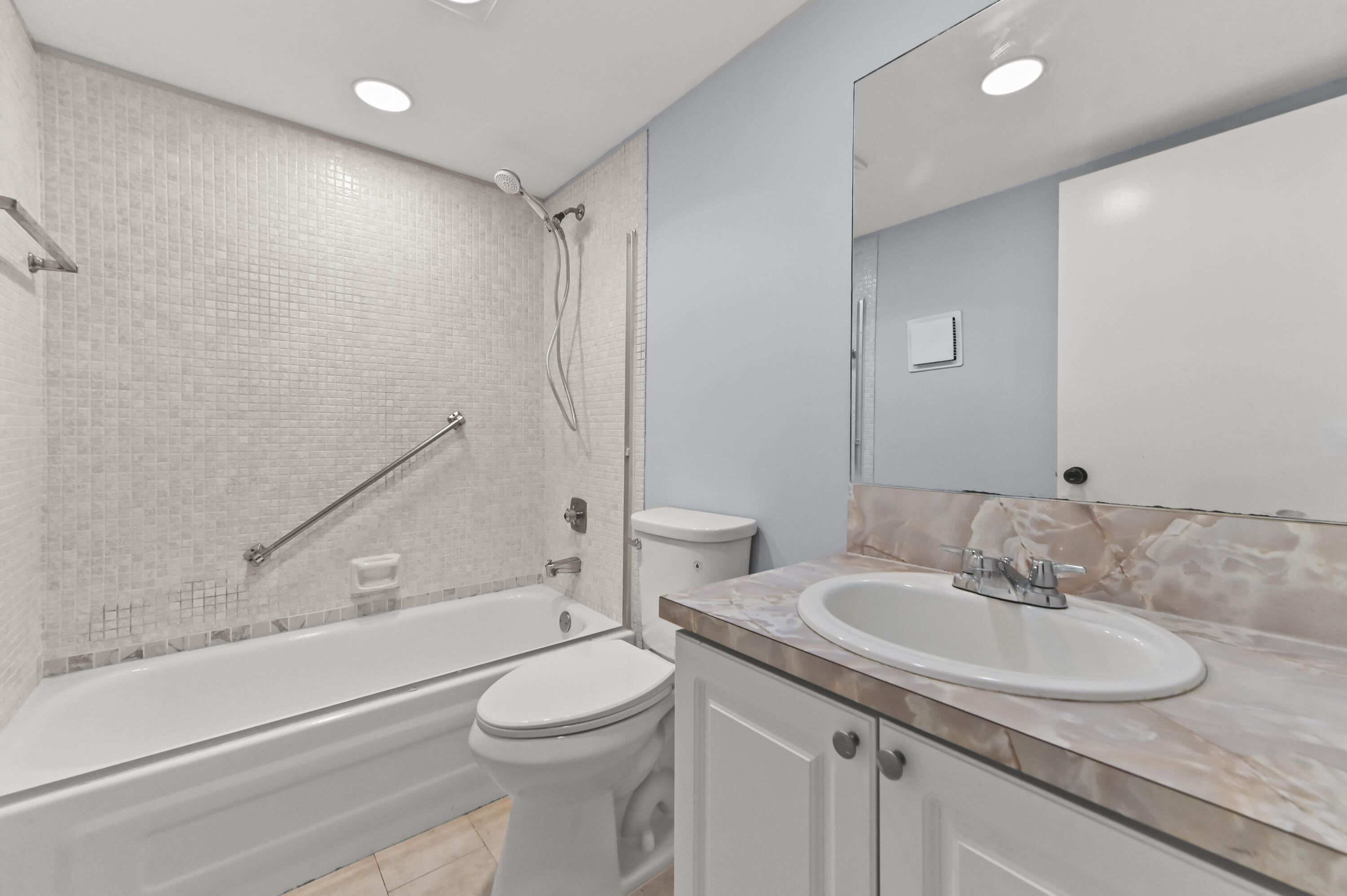 KINGS POINT - Residential