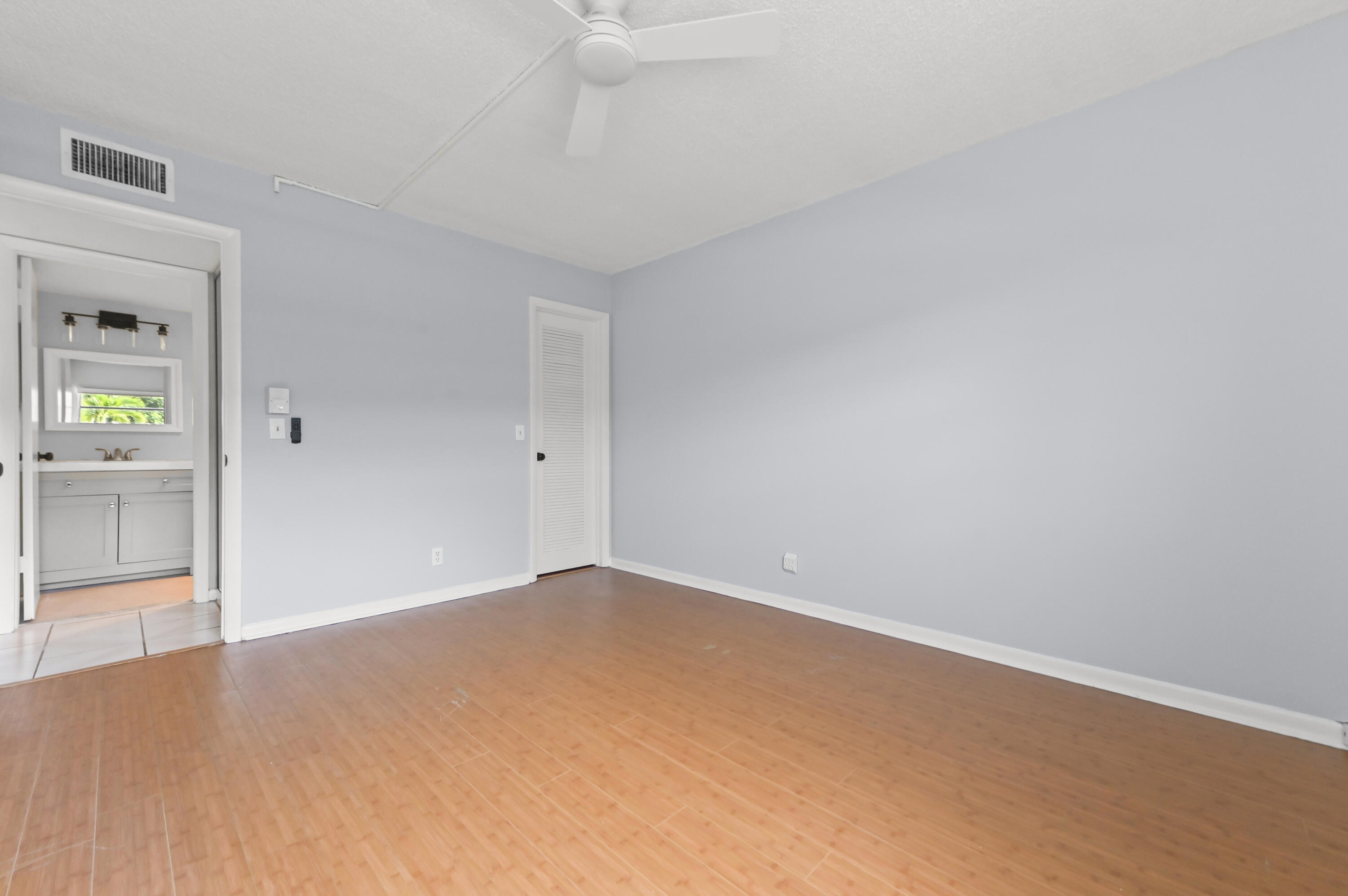 KINGS POINT - Residential