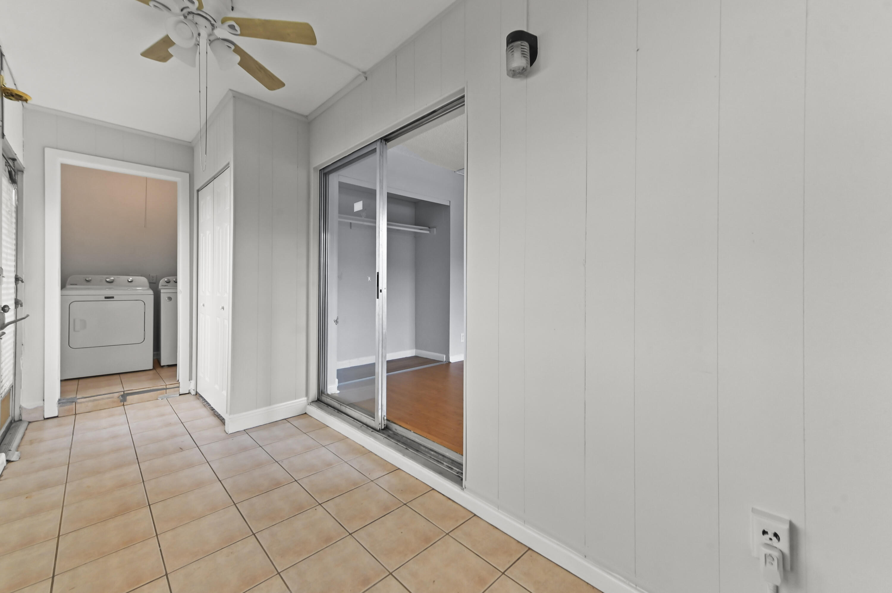 KINGS POINT - Residential