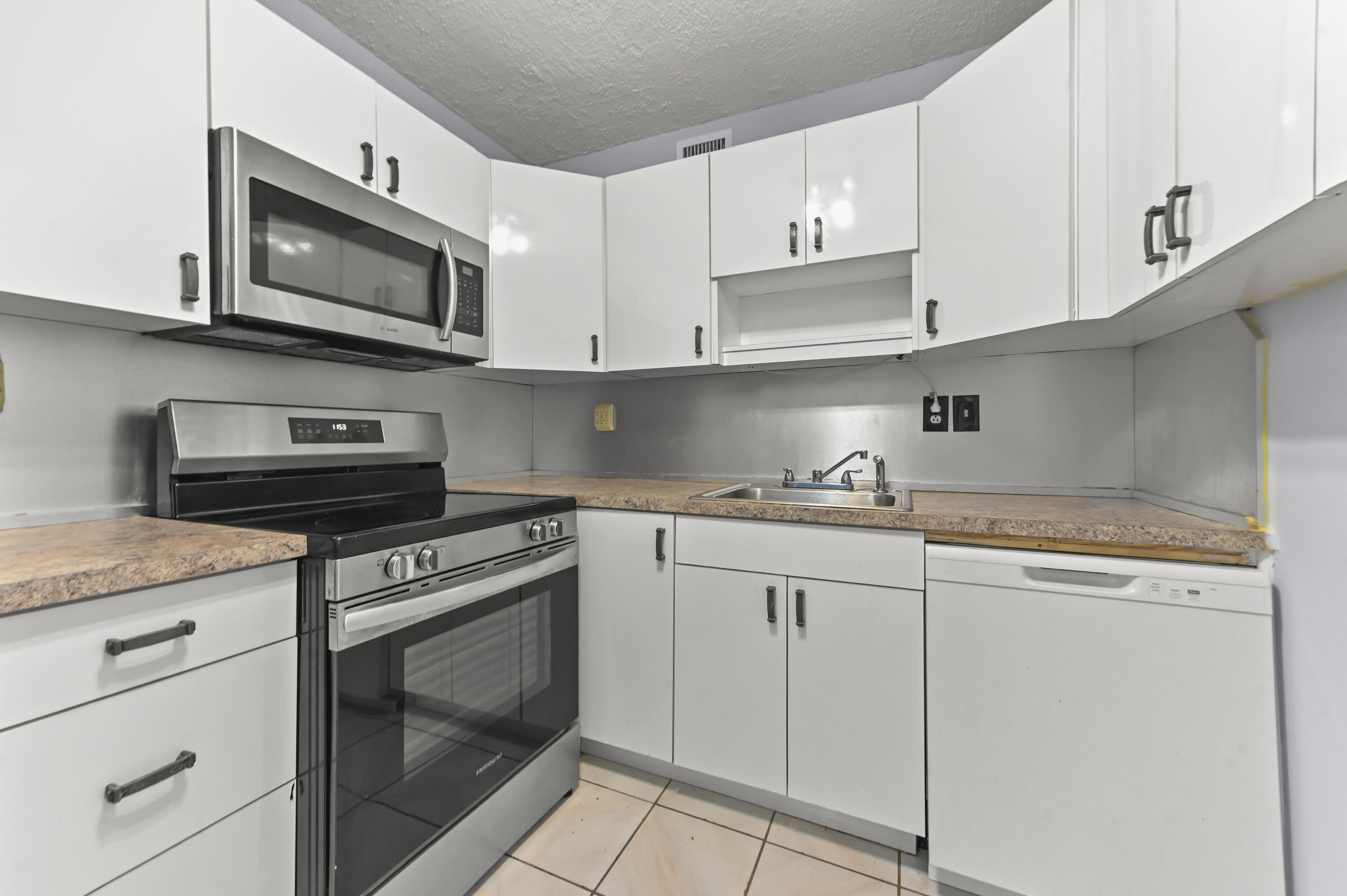 KINGS POINT - Residential