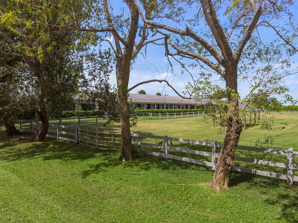 SOUTHFIELDS WELLINGTON COUNTRY - Residential