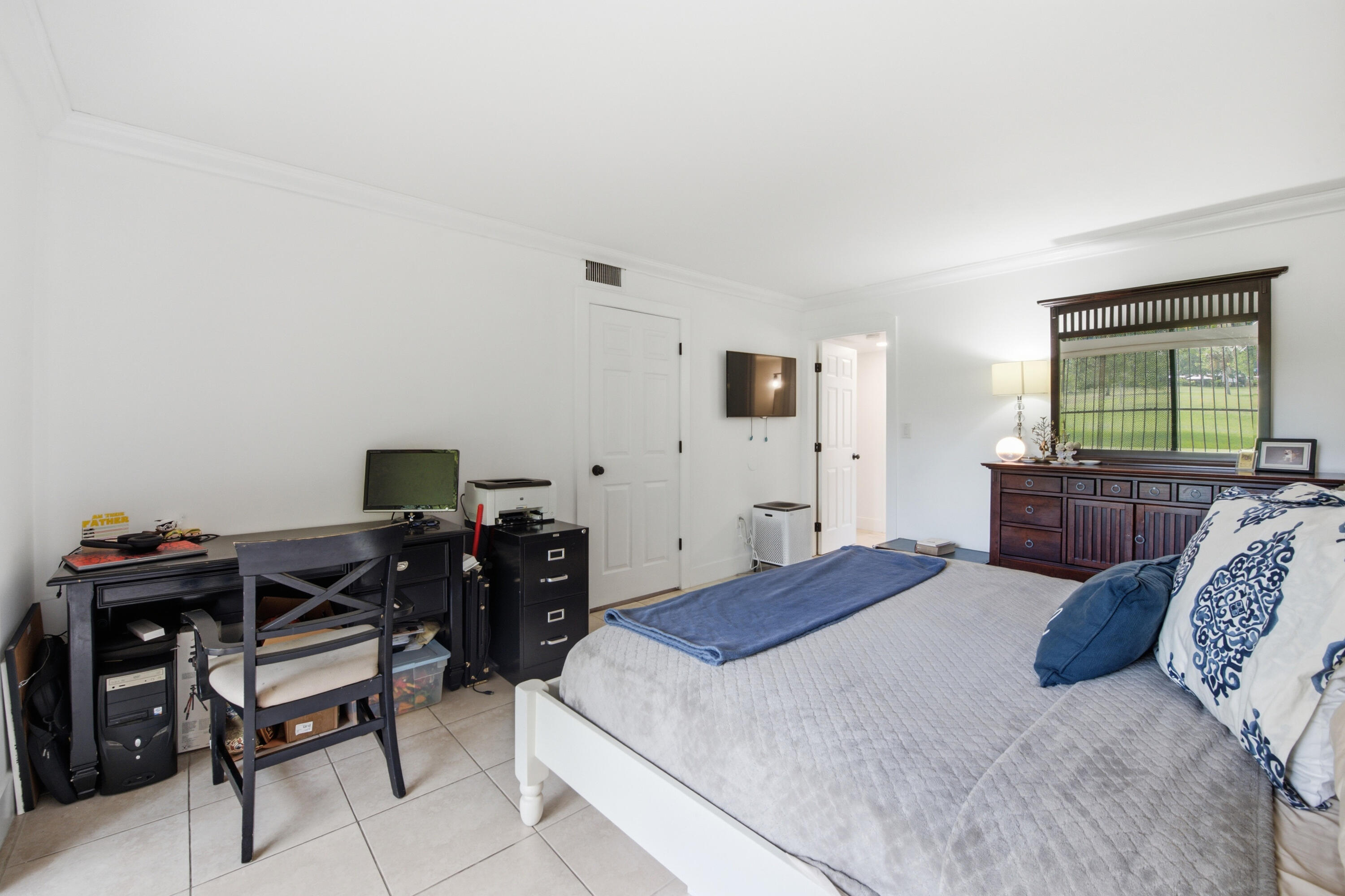 INDIAN SUMMER VILG CONDO PH I - Residential
