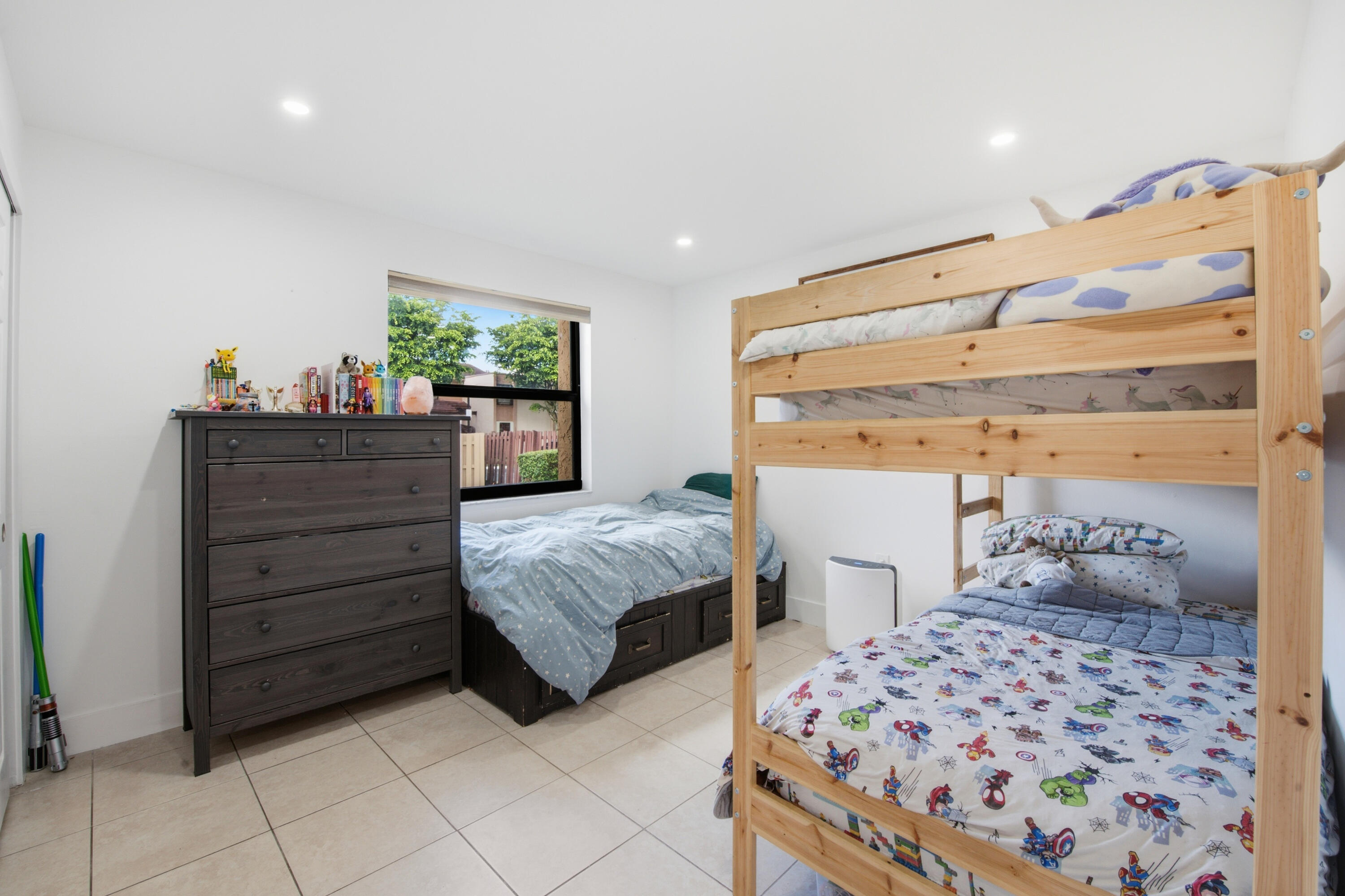 INDIAN SUMMER VILG CONDO PH I - Residential