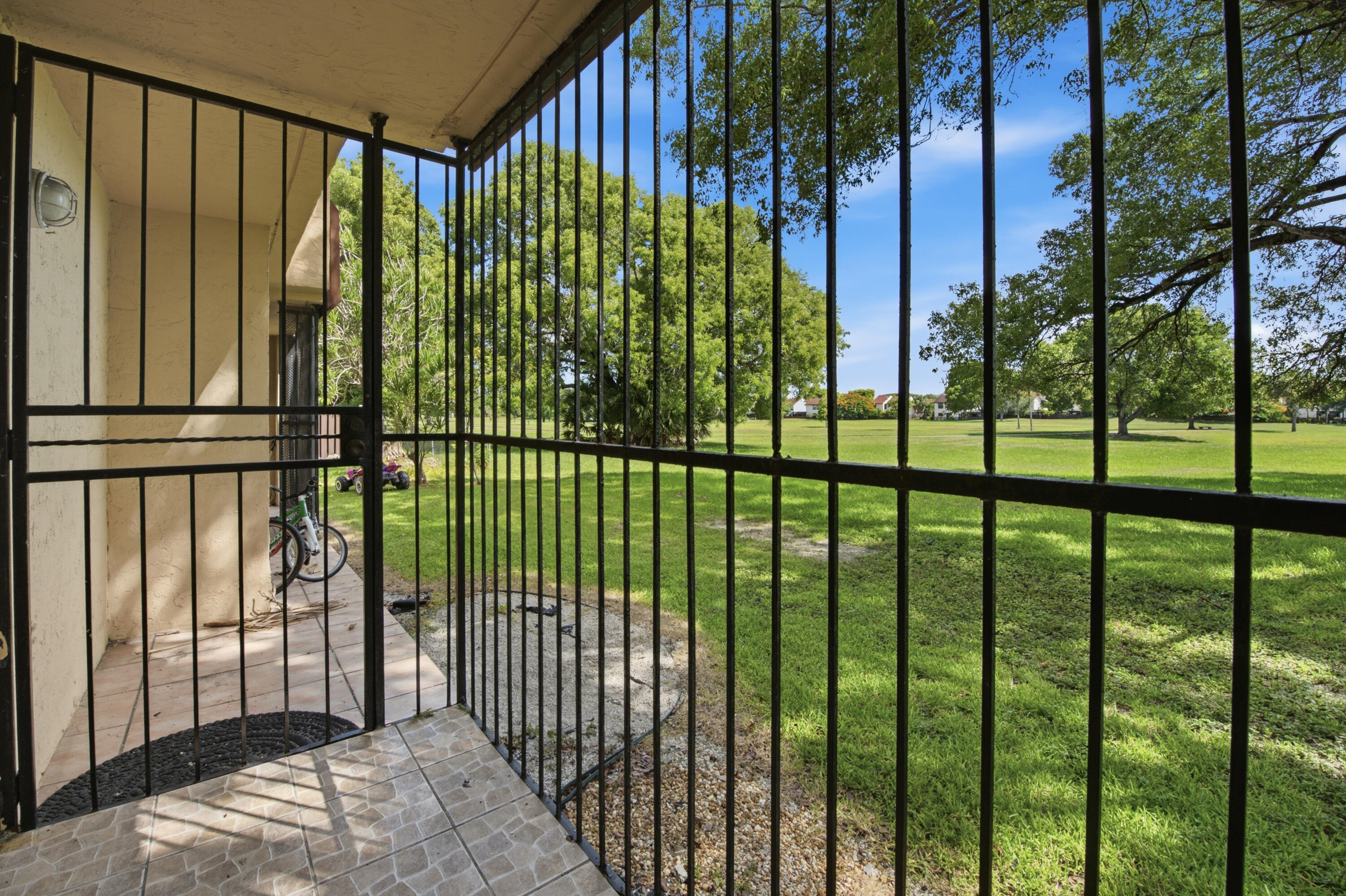 INDIAN SUMMER VILG CONDO PH I - Residential