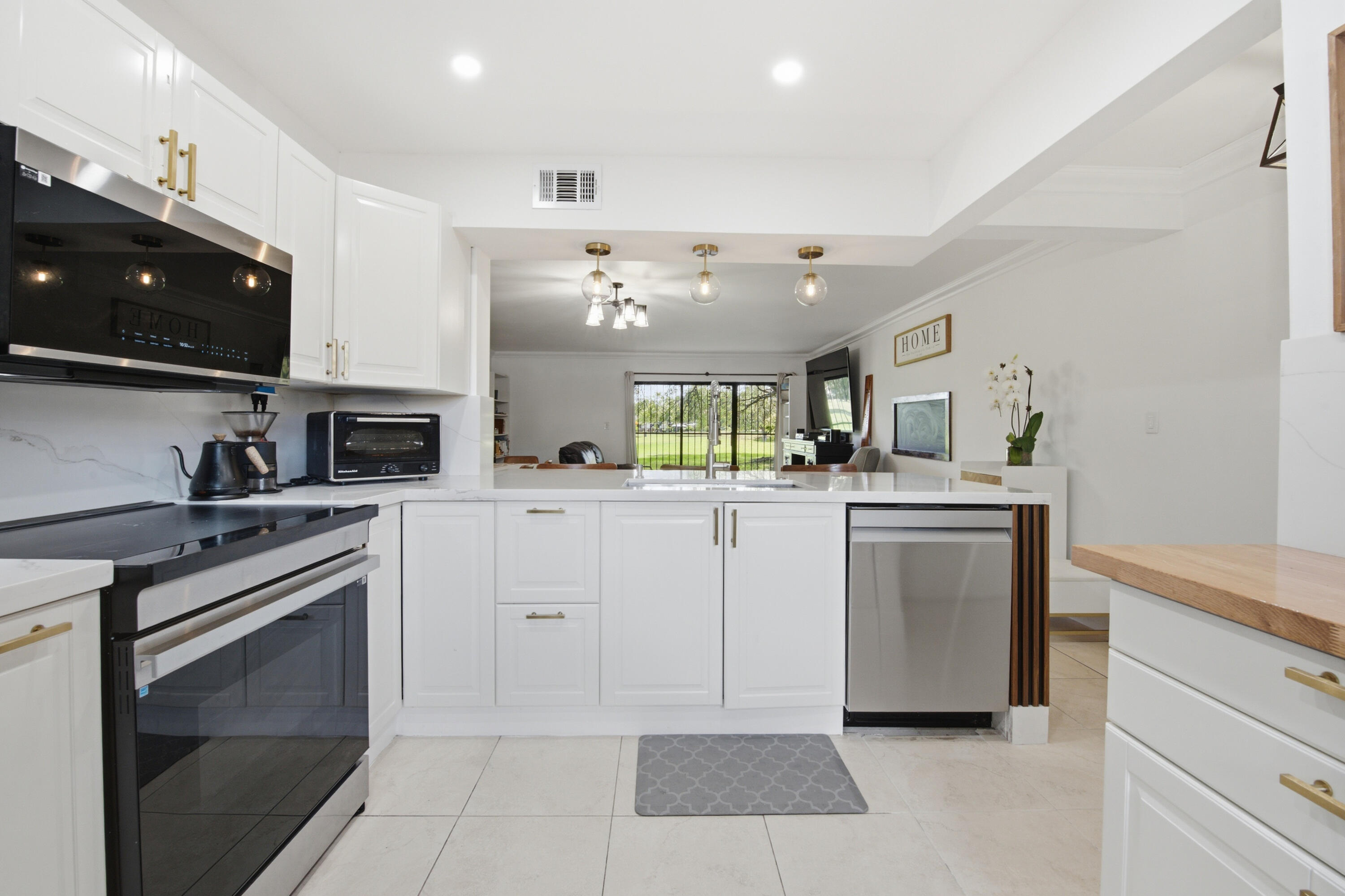 INDIAN SUMMER VILG CONDO PH I - Residential