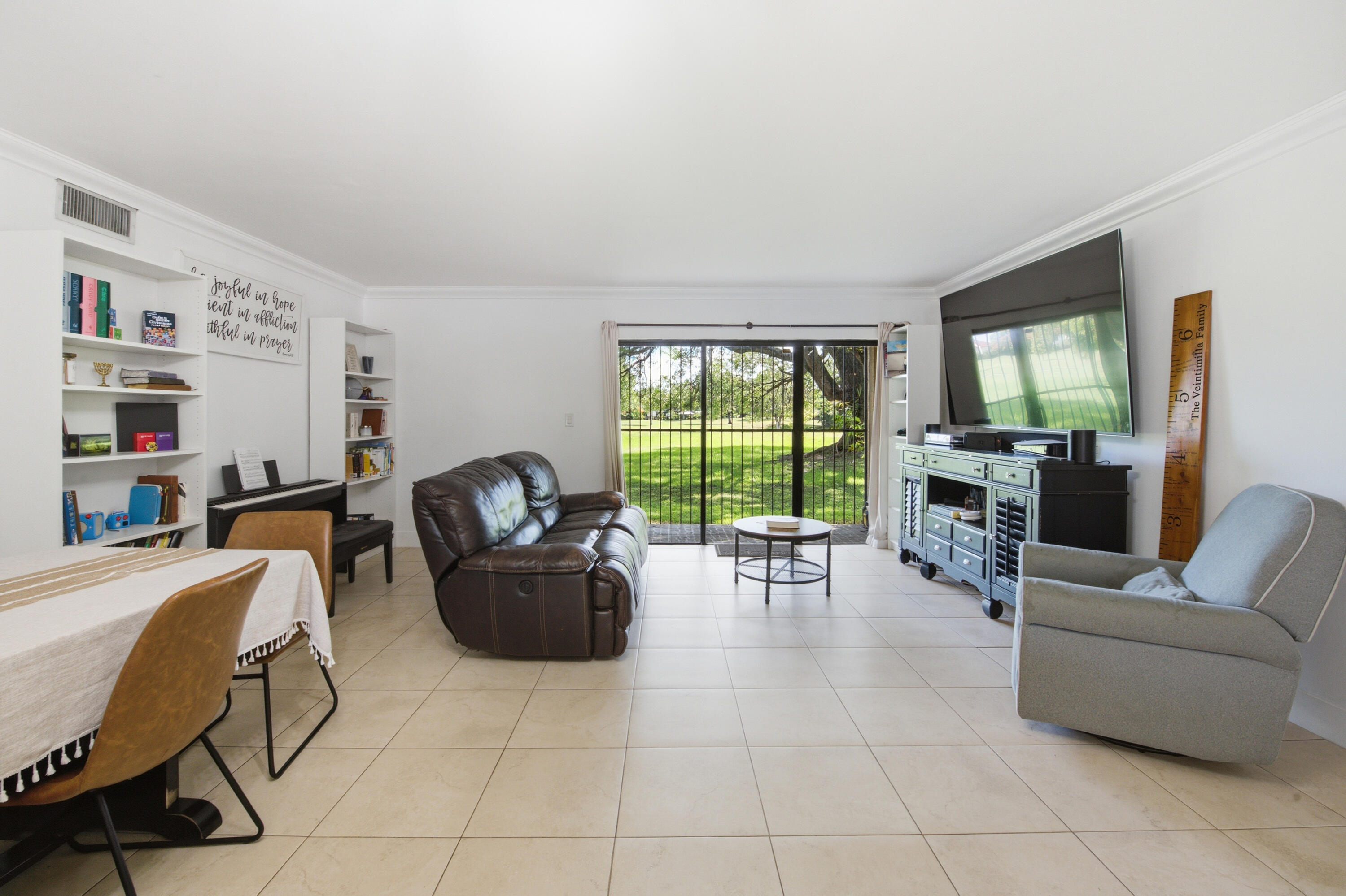 INDIAN SUMMER VILG CONDO PH I - Residential