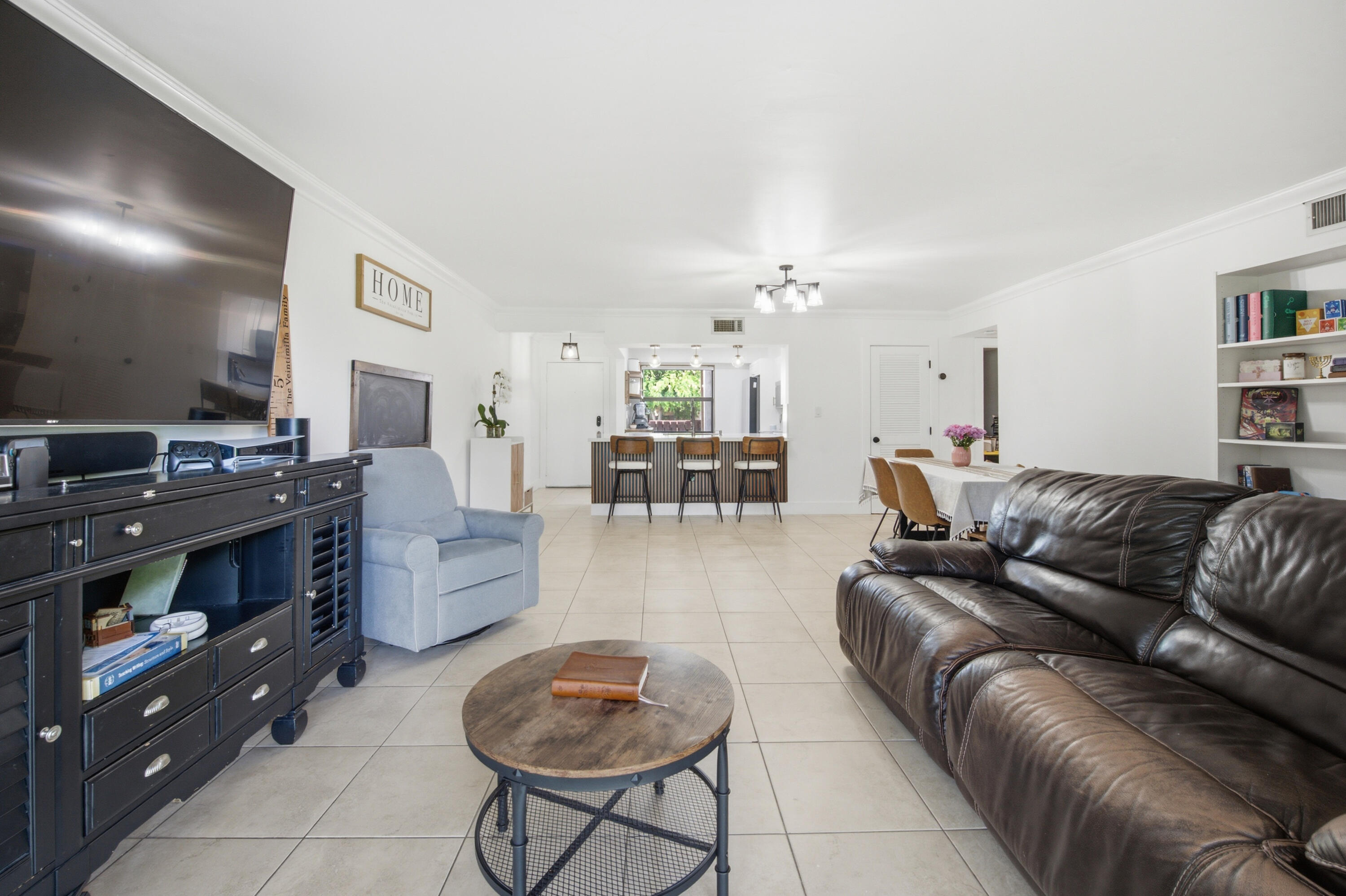 INDIAN SUMMER VILG CONDO PH I - Residential