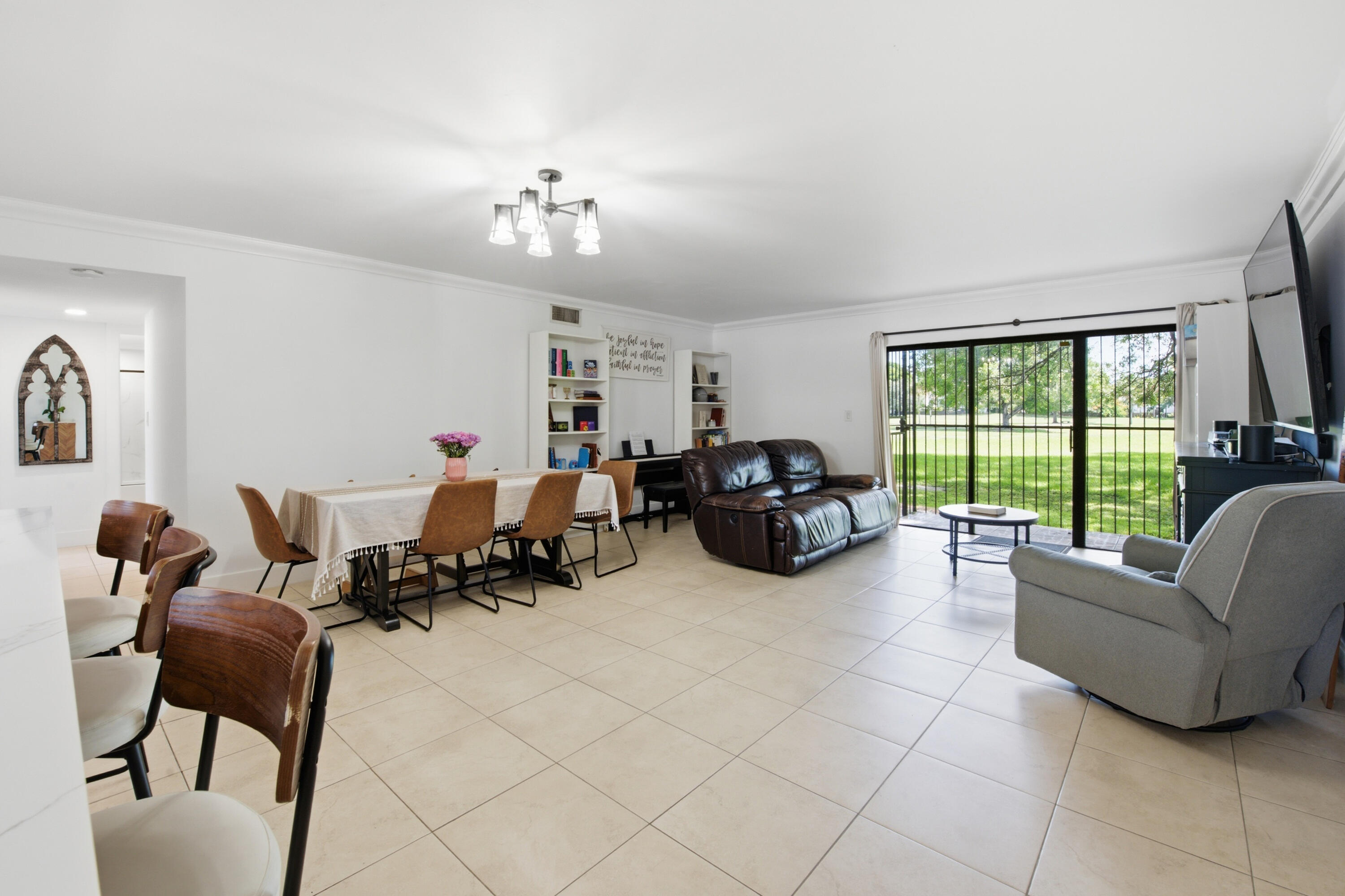INDIAN SUMMER VILG CONDO PH I - Residential