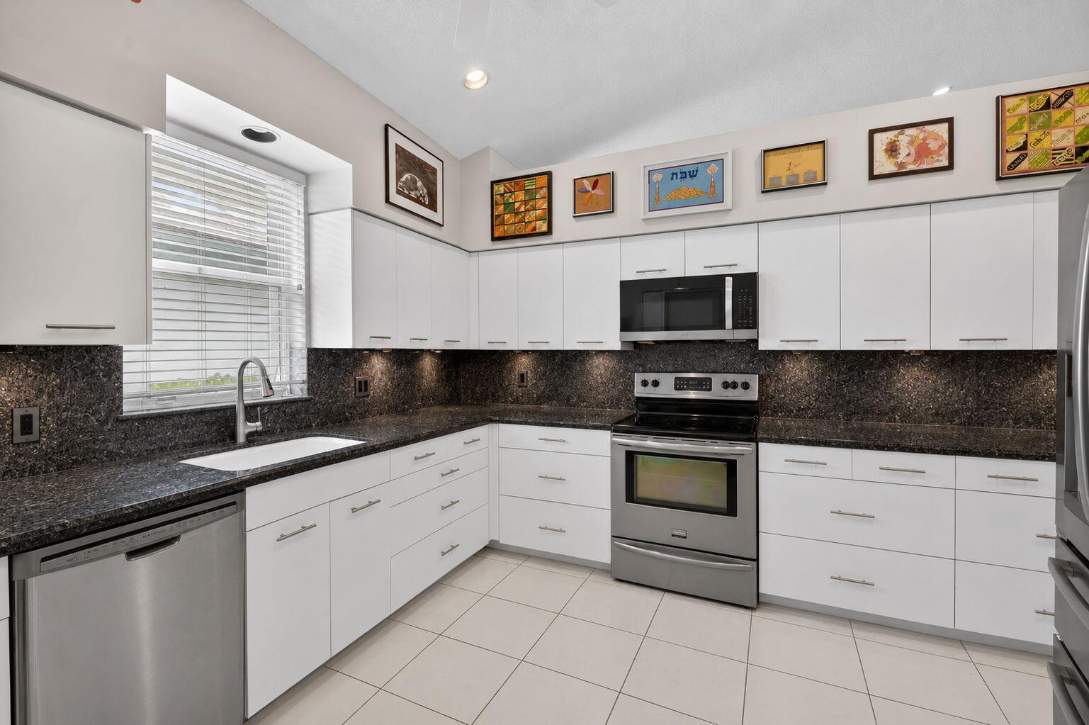 INDIAN SPRING, HAMPTON FAIRWAYS 2 - Residential