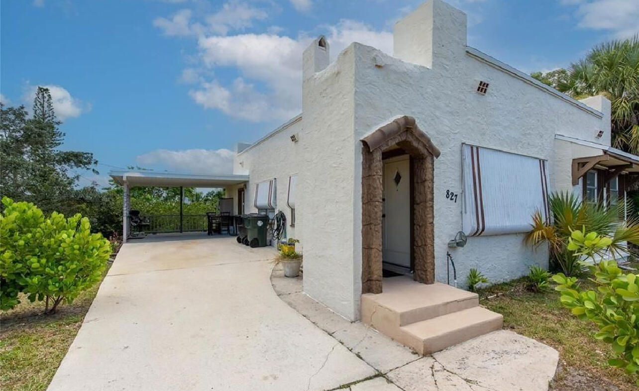 S/D OF 21-44-43, W 1/2 IN - Residential