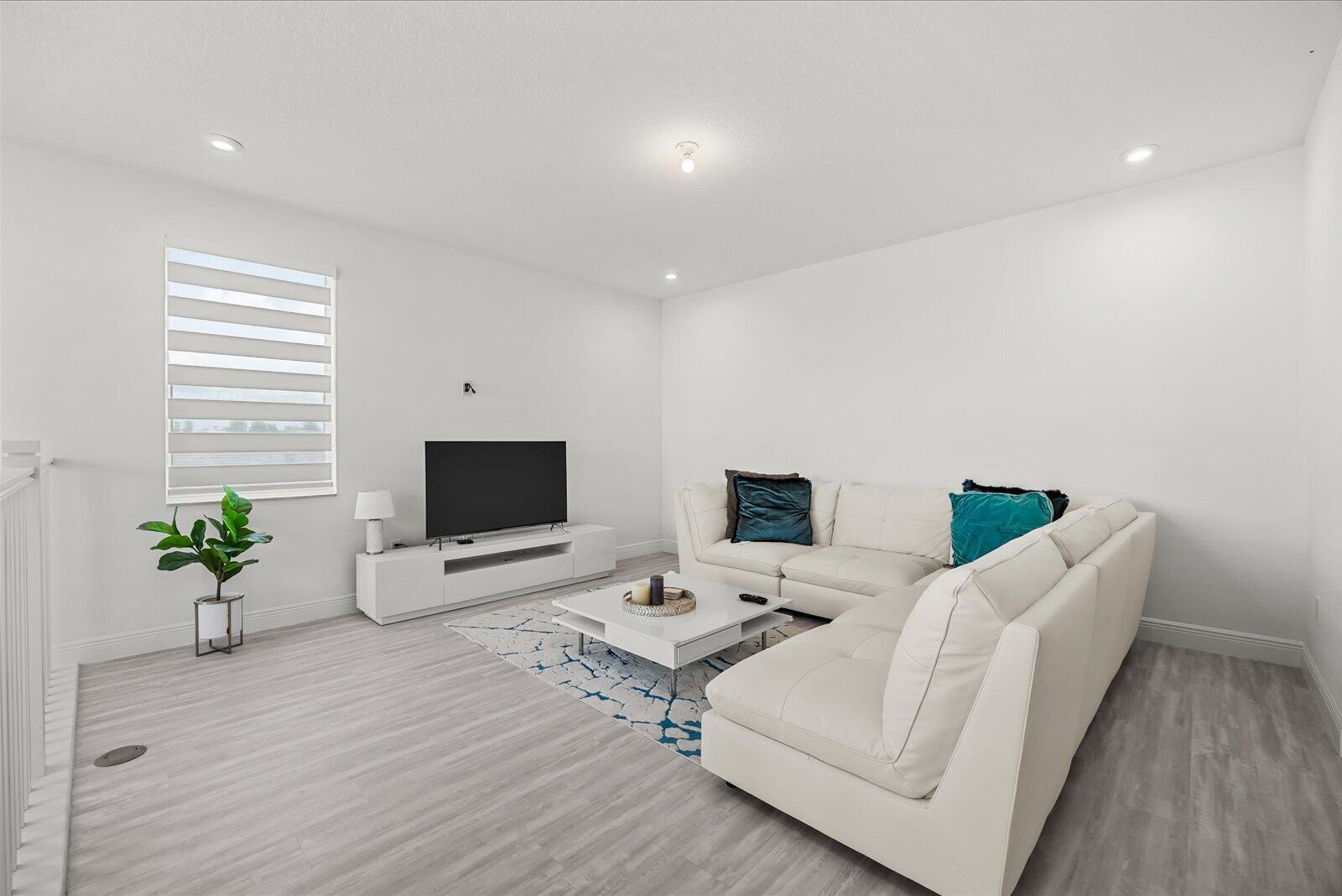EMERY II - Residential