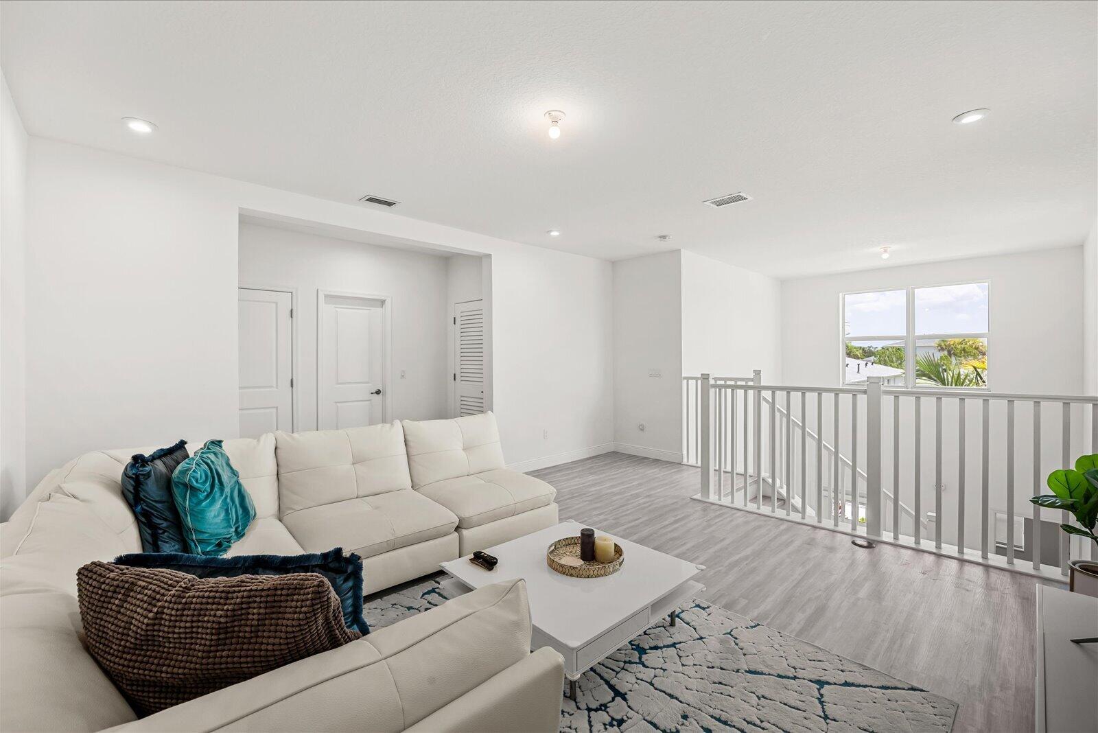 EMERY II - Residential