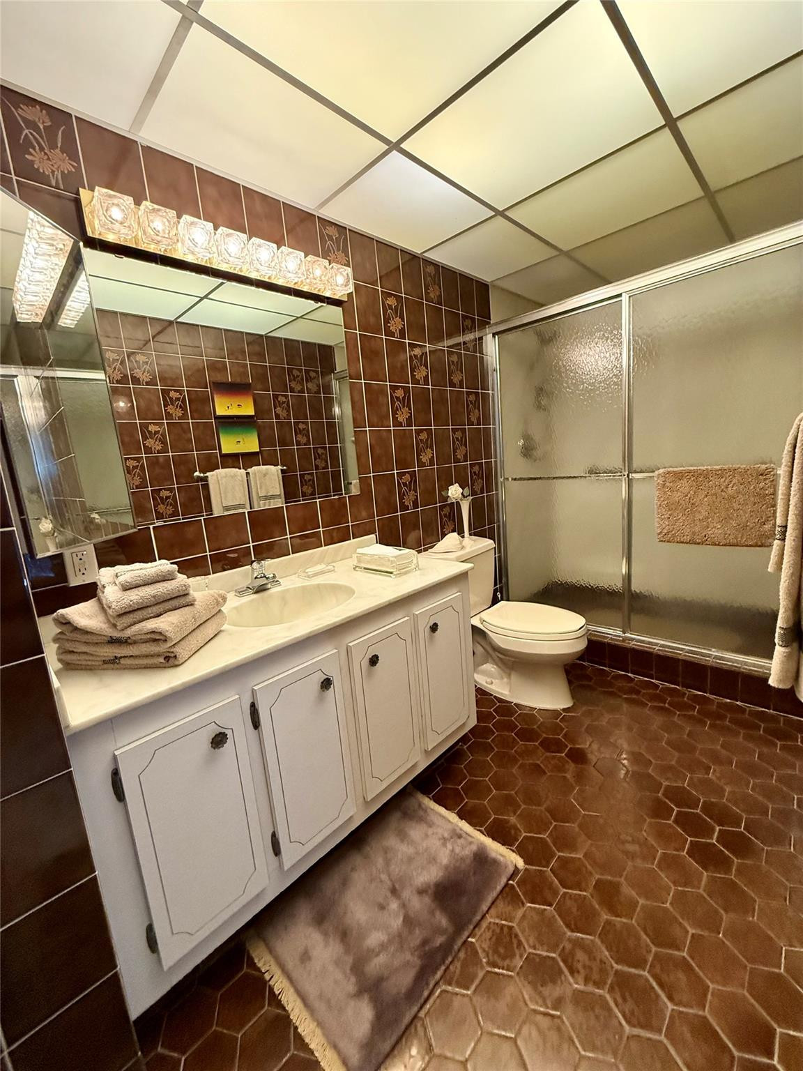 VANTAGE VIEW CONDO - Residential Lease