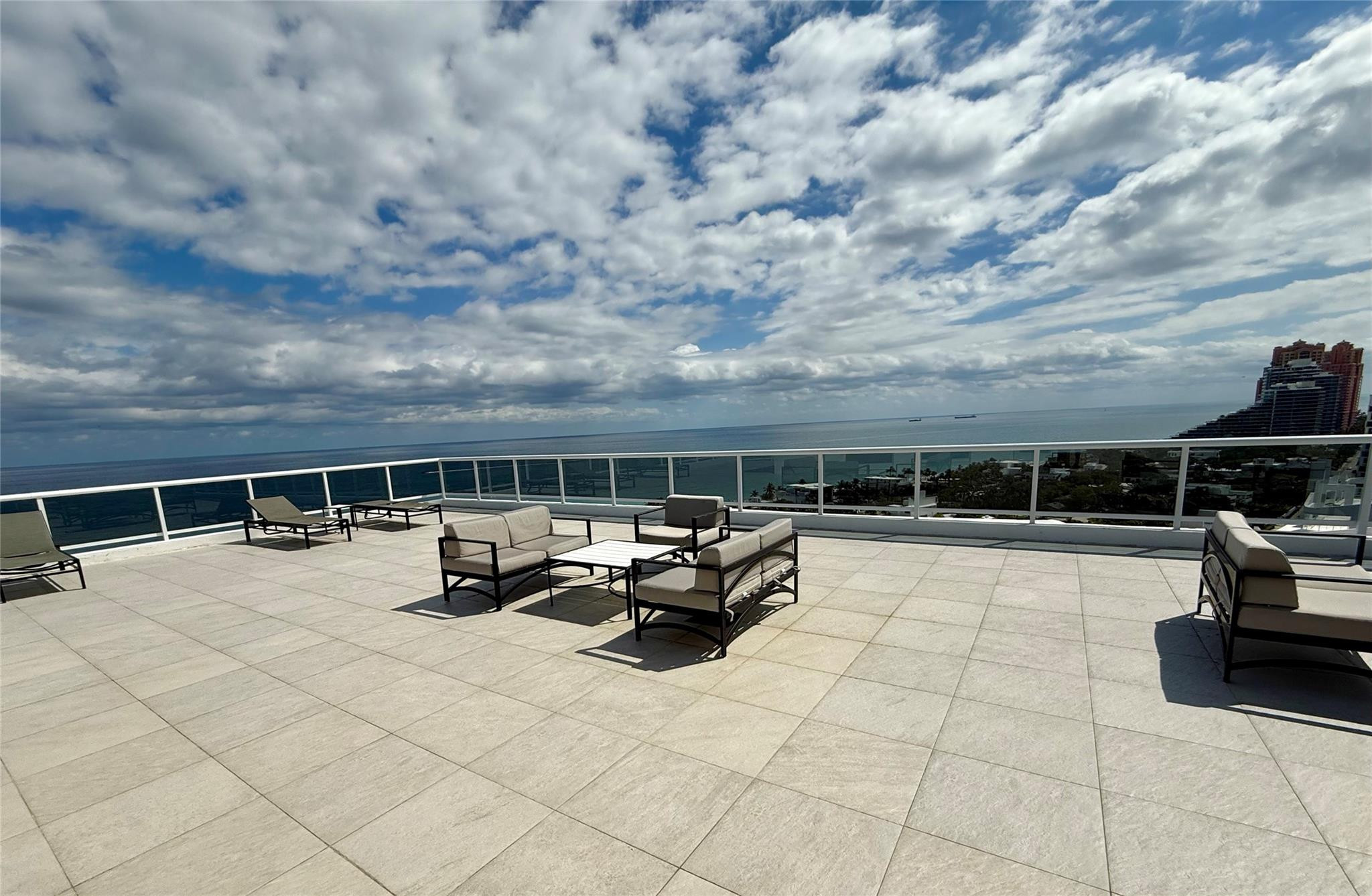 VANTAGE VIEW CONDO - Residential Lease