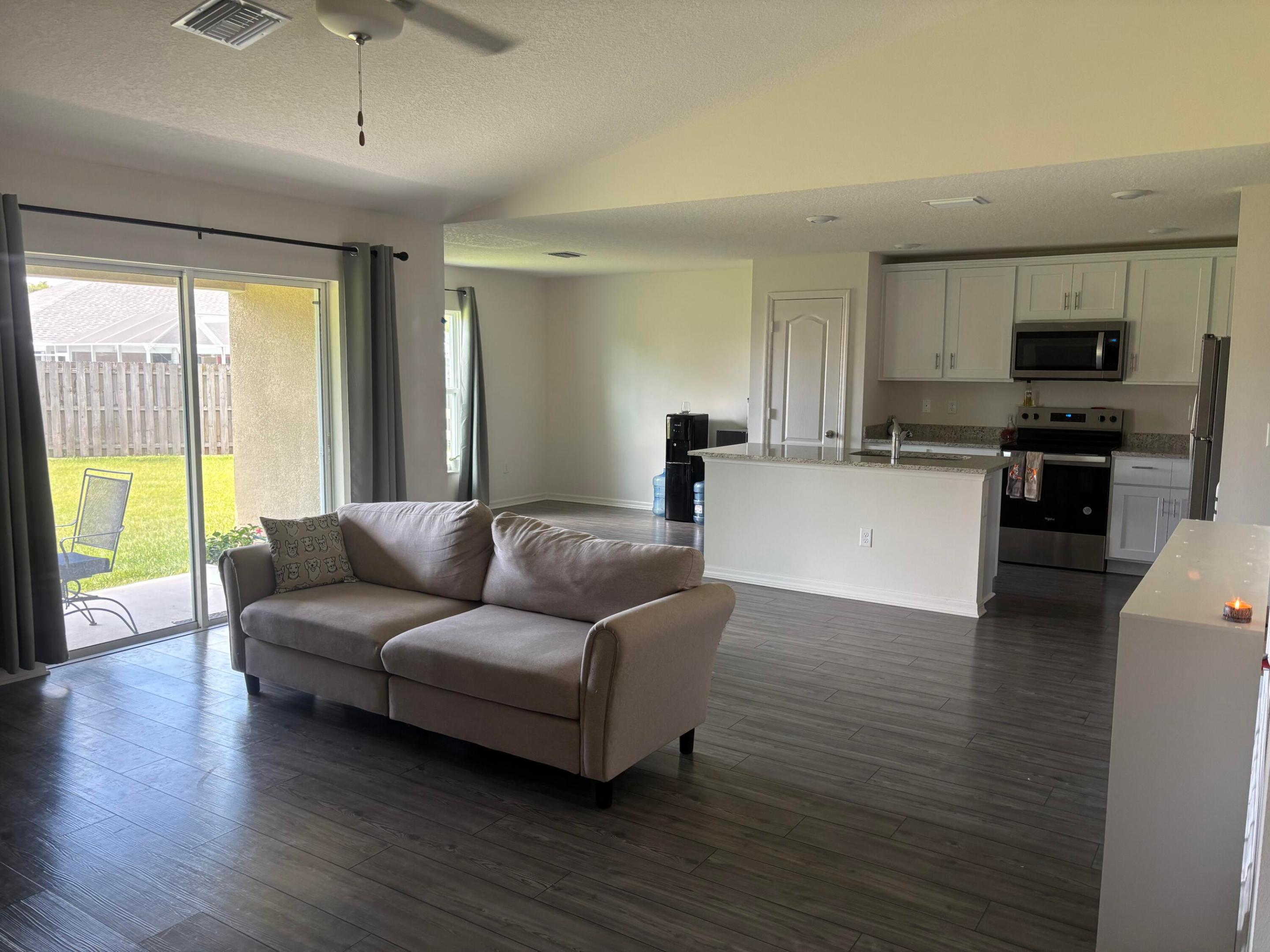PORT ST LUCIE SECTION 40 - Residential