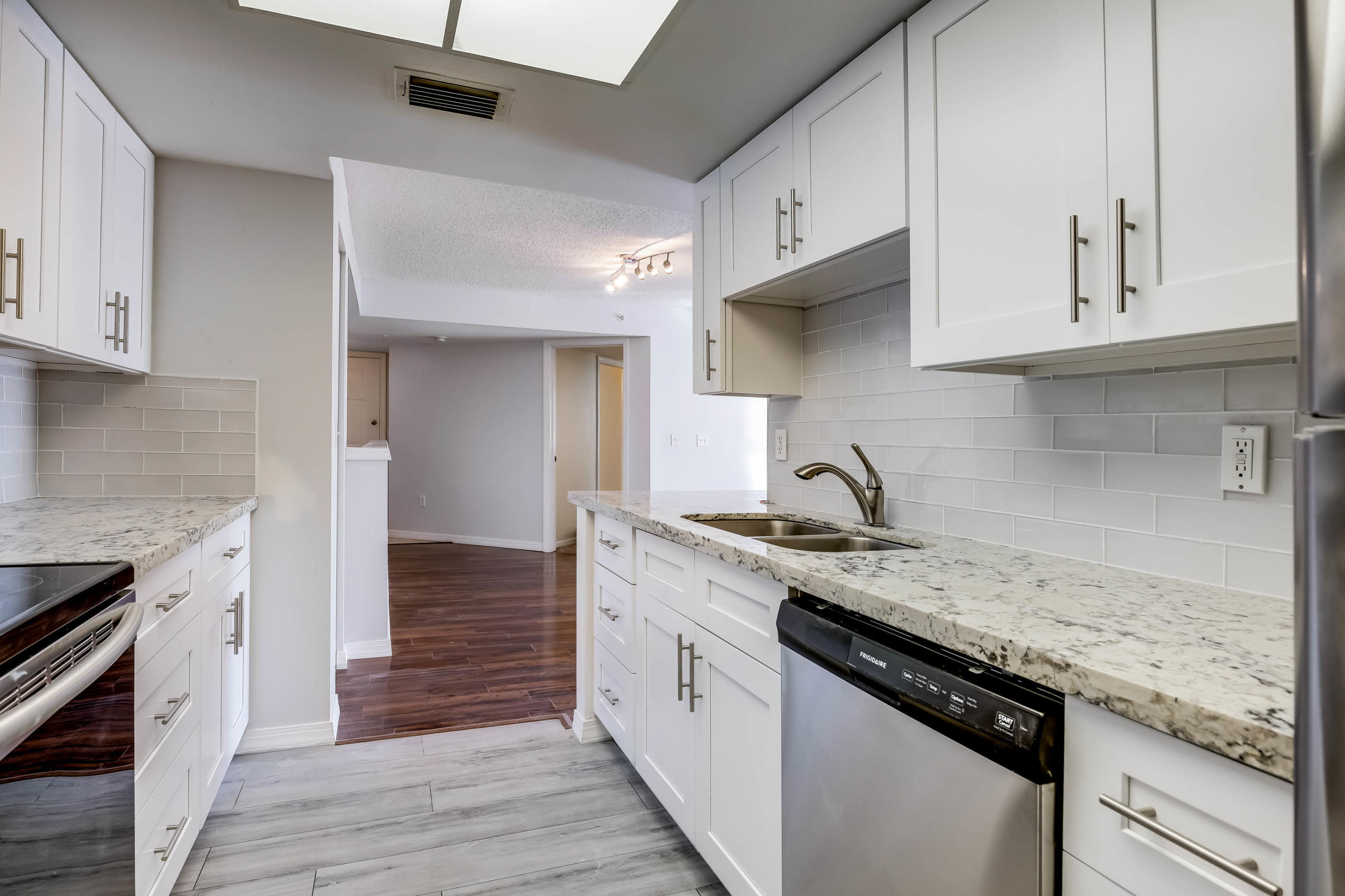 GRAND VIEW AT CRESTWOOD CONDO - Residential Lease