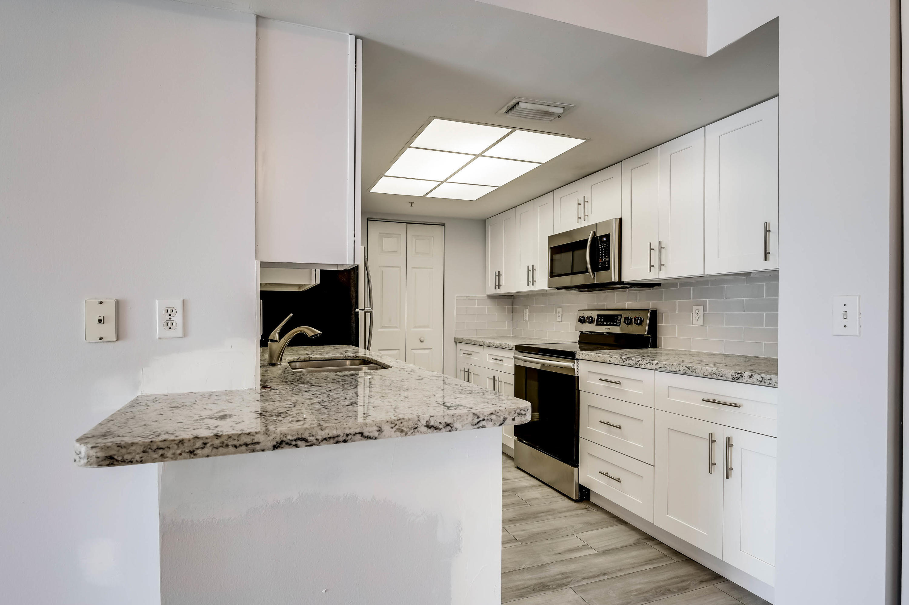 GRAND VIEW AT CRESTWOOD CONDO - Residential Lease