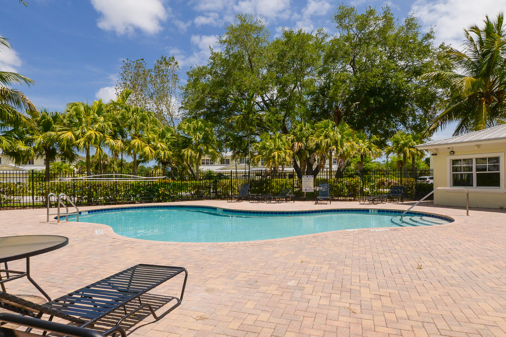 RIVER OAKS - Residential Lease