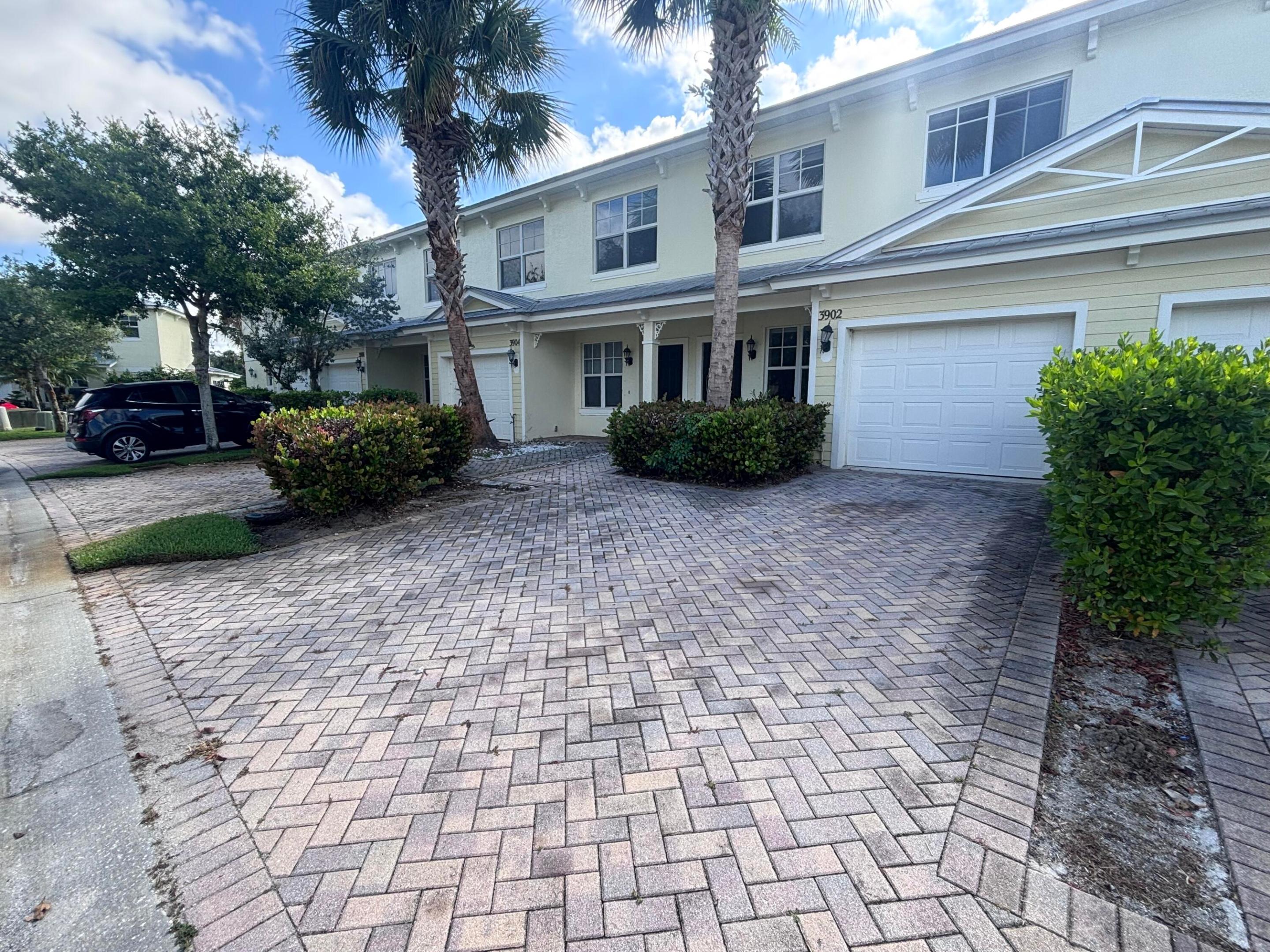 RIVER OAKS - Residential Lease