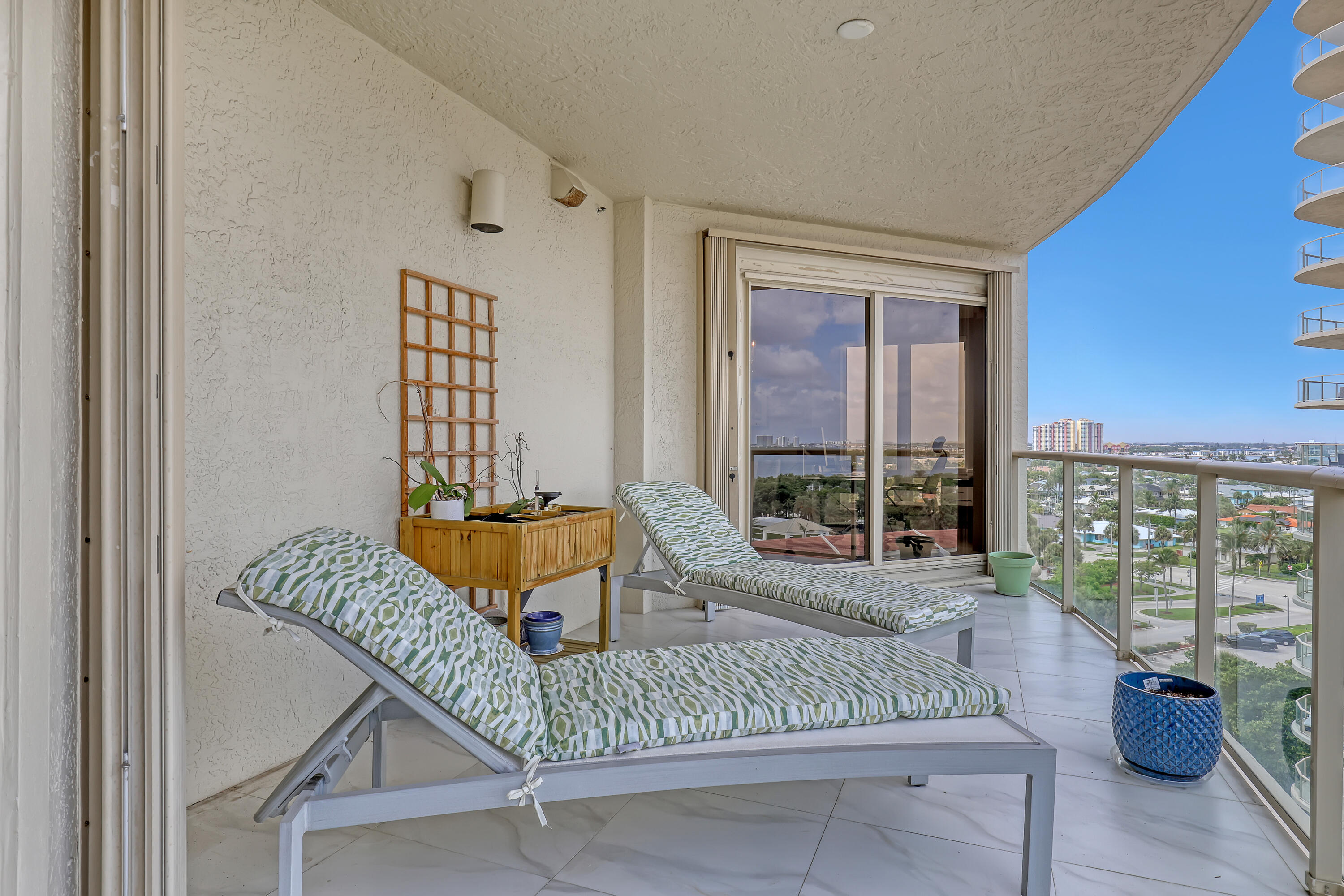 OASIS SINGER ISLAND CONDO - Residential