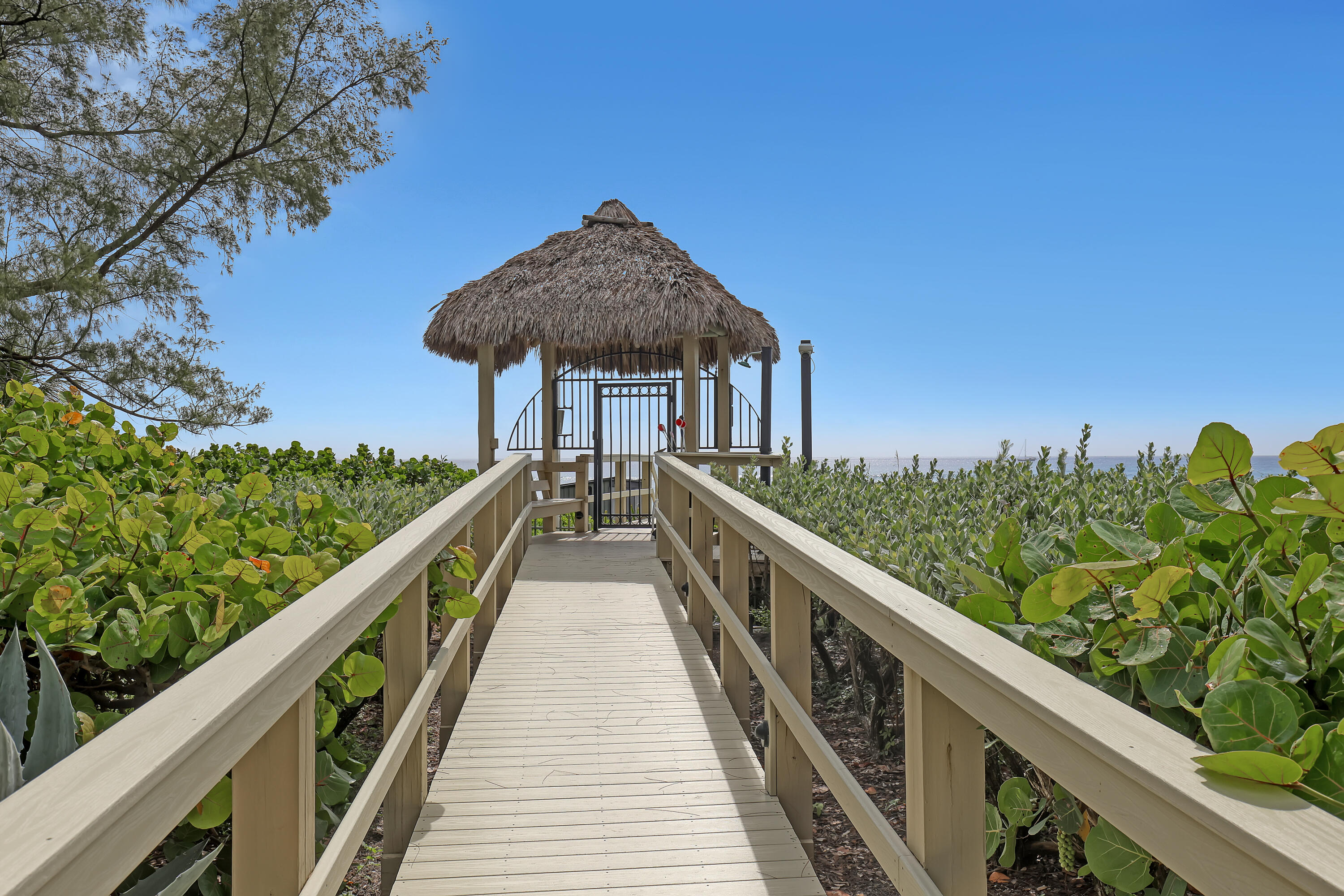 OASIS SINGER ISLAND CONDO - Residential