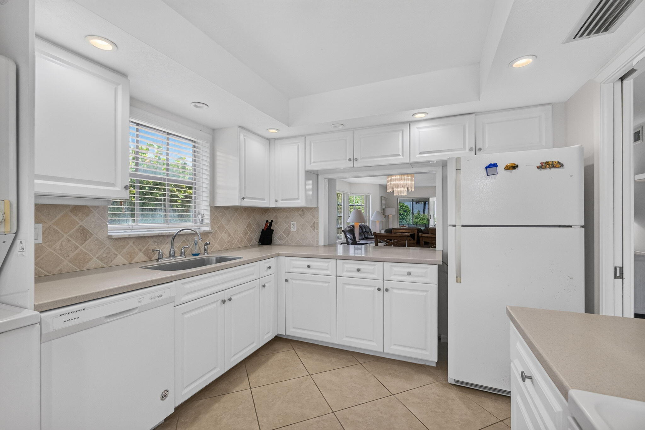 BARCLAY CONDO - Residential