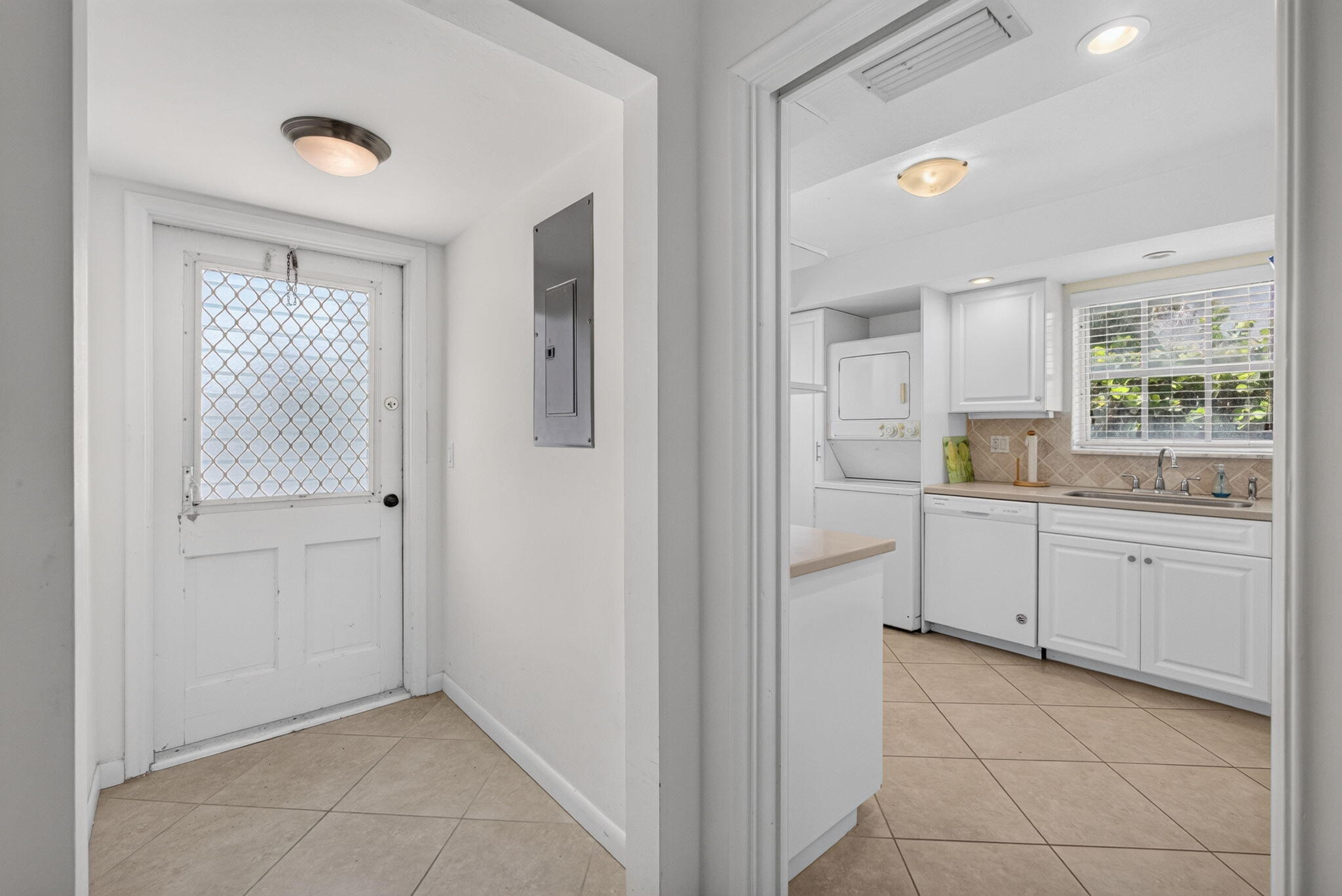 BARCLAY CONDO - Residential