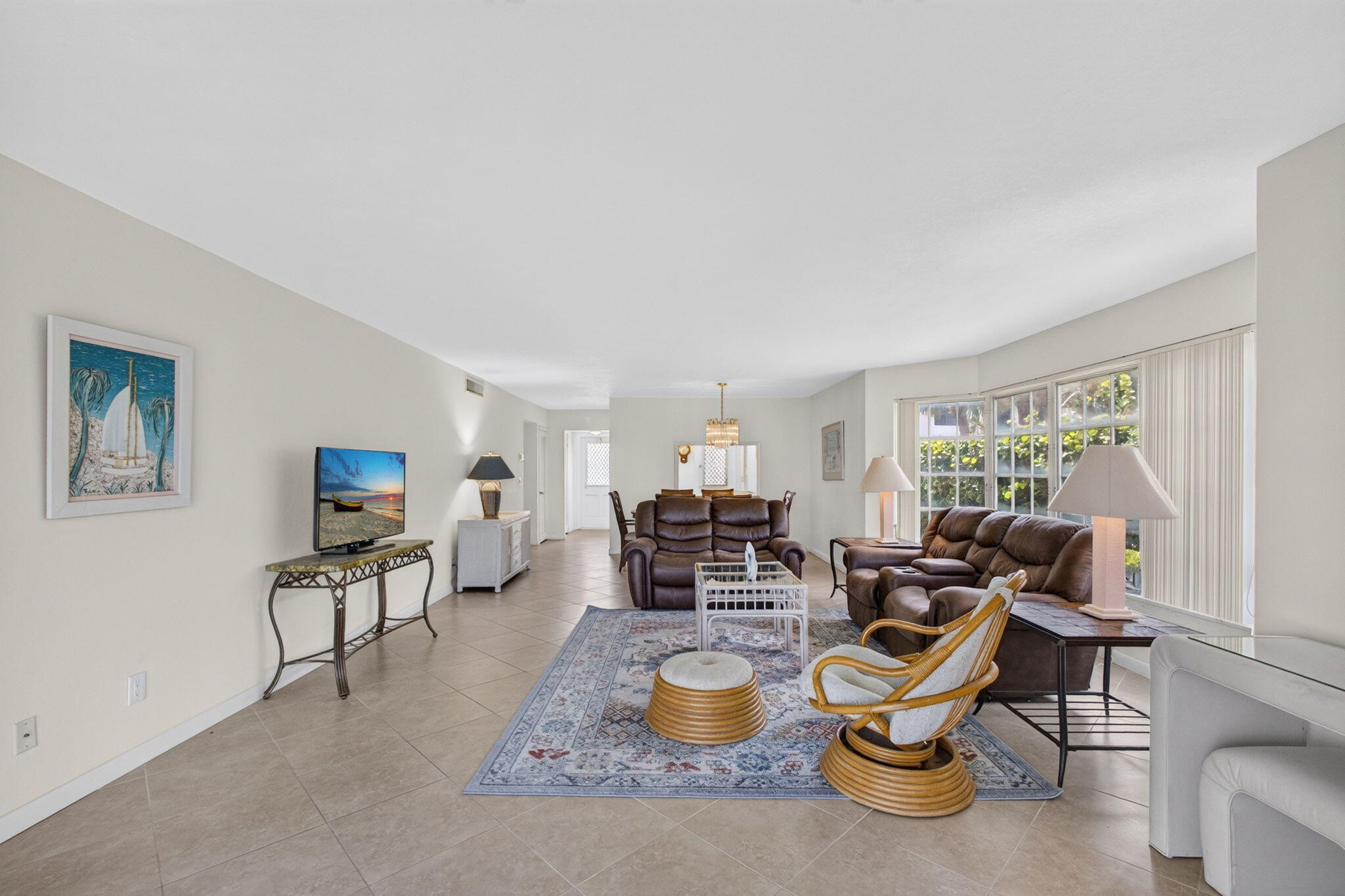 BARCLAY CONDO - Residential